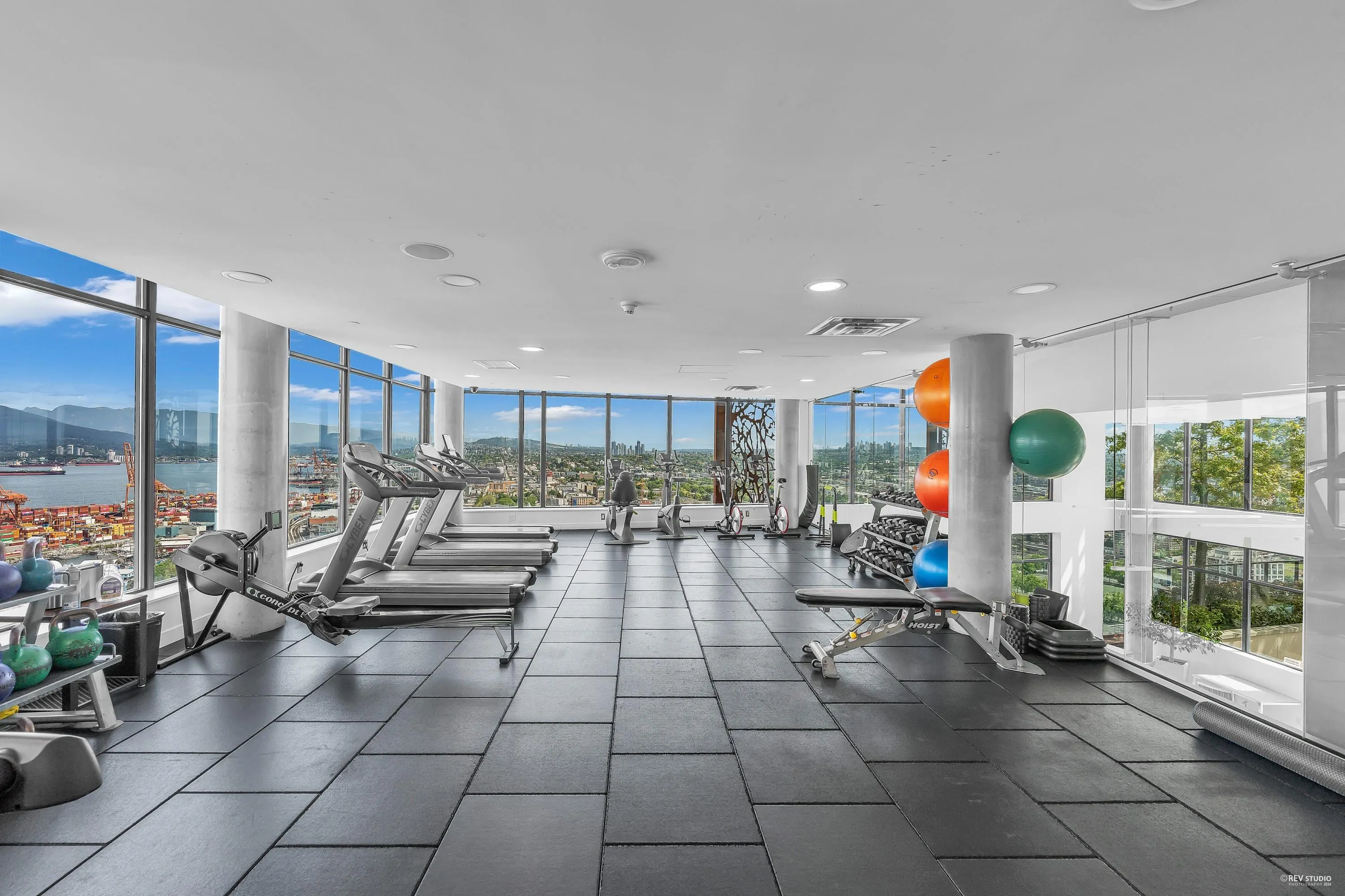128 W Cordova Street #1806