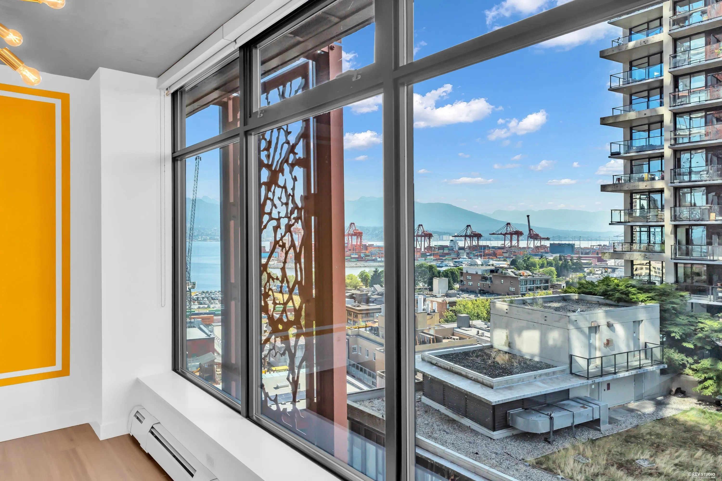 128 W Cordova Street #1806