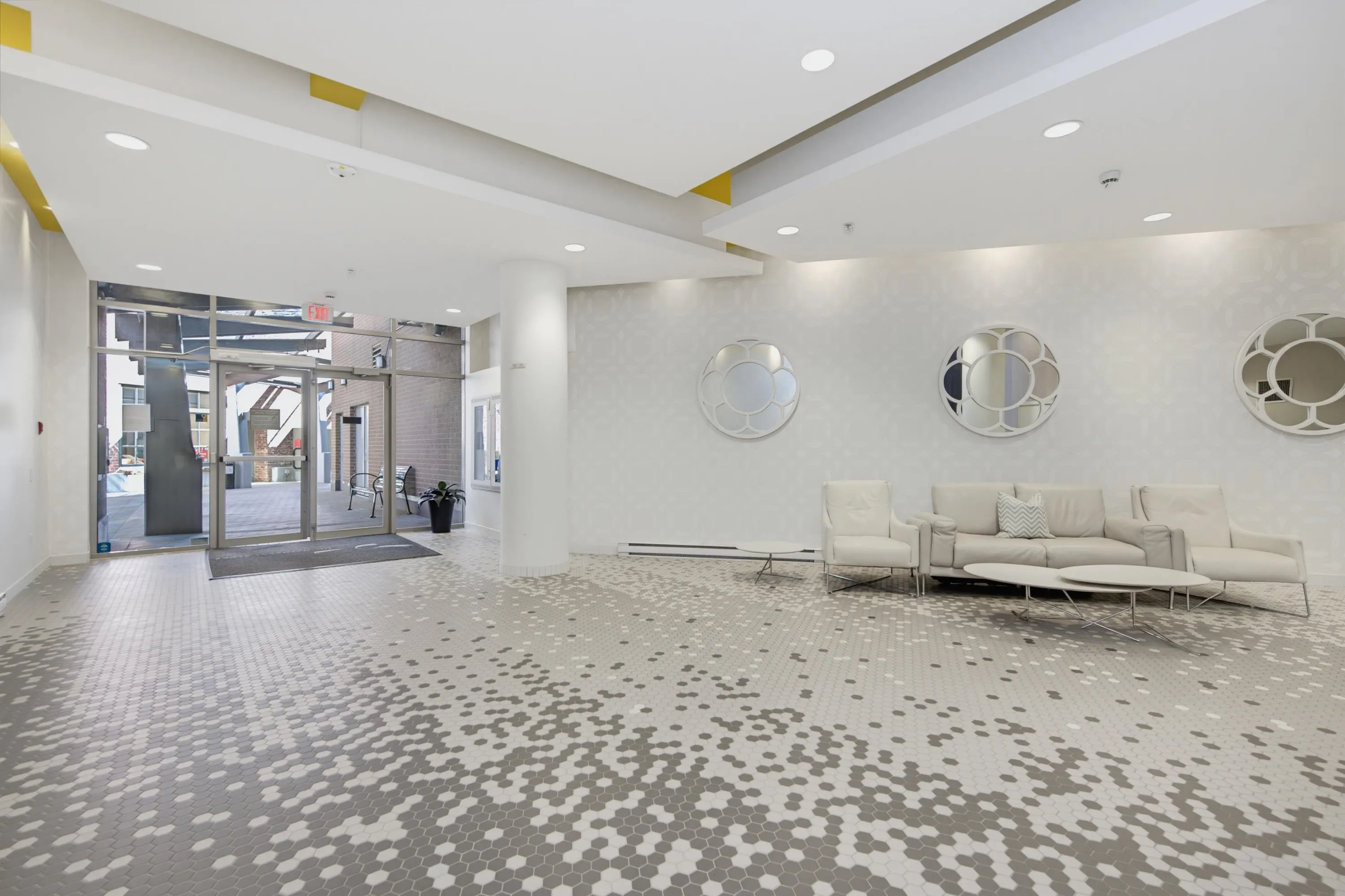 445 W 2nd Avenue #211