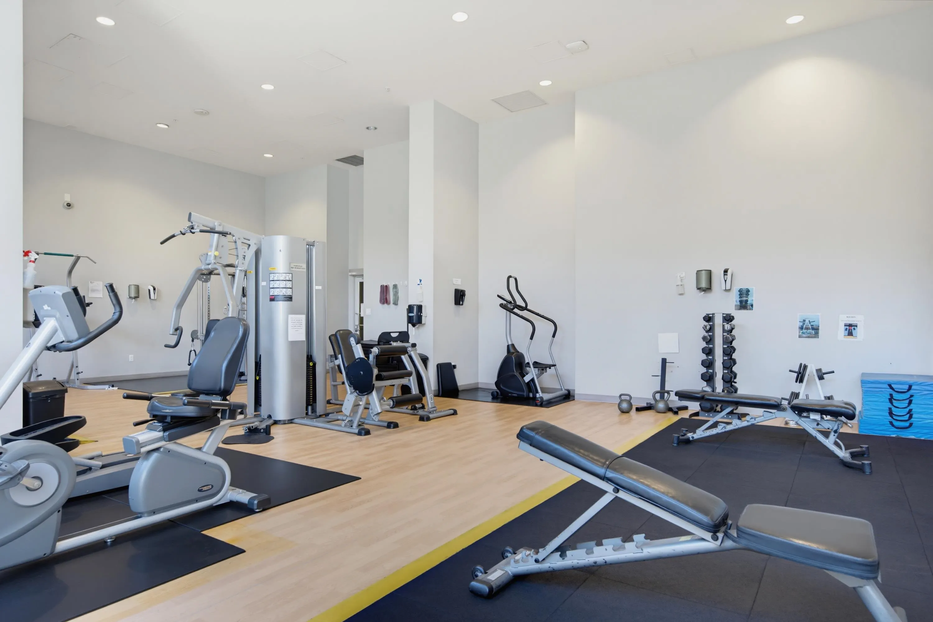 445 W 2nd Avenue #211