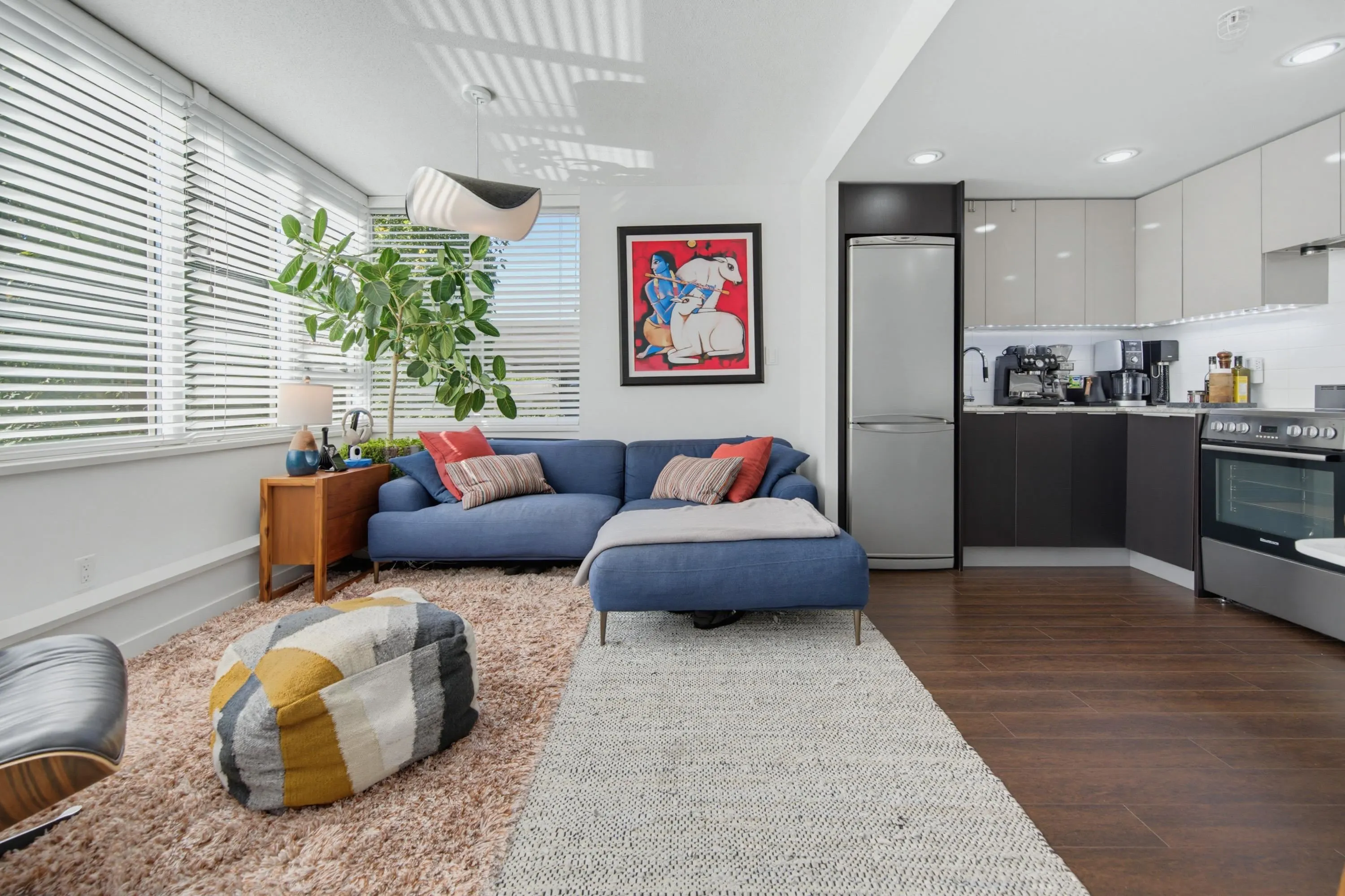 445 W 2nd Avenue #211