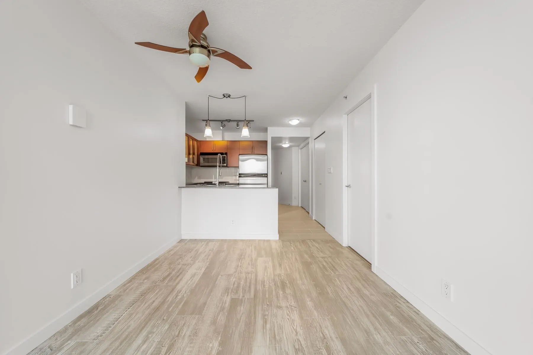 813 Agnes Street #601