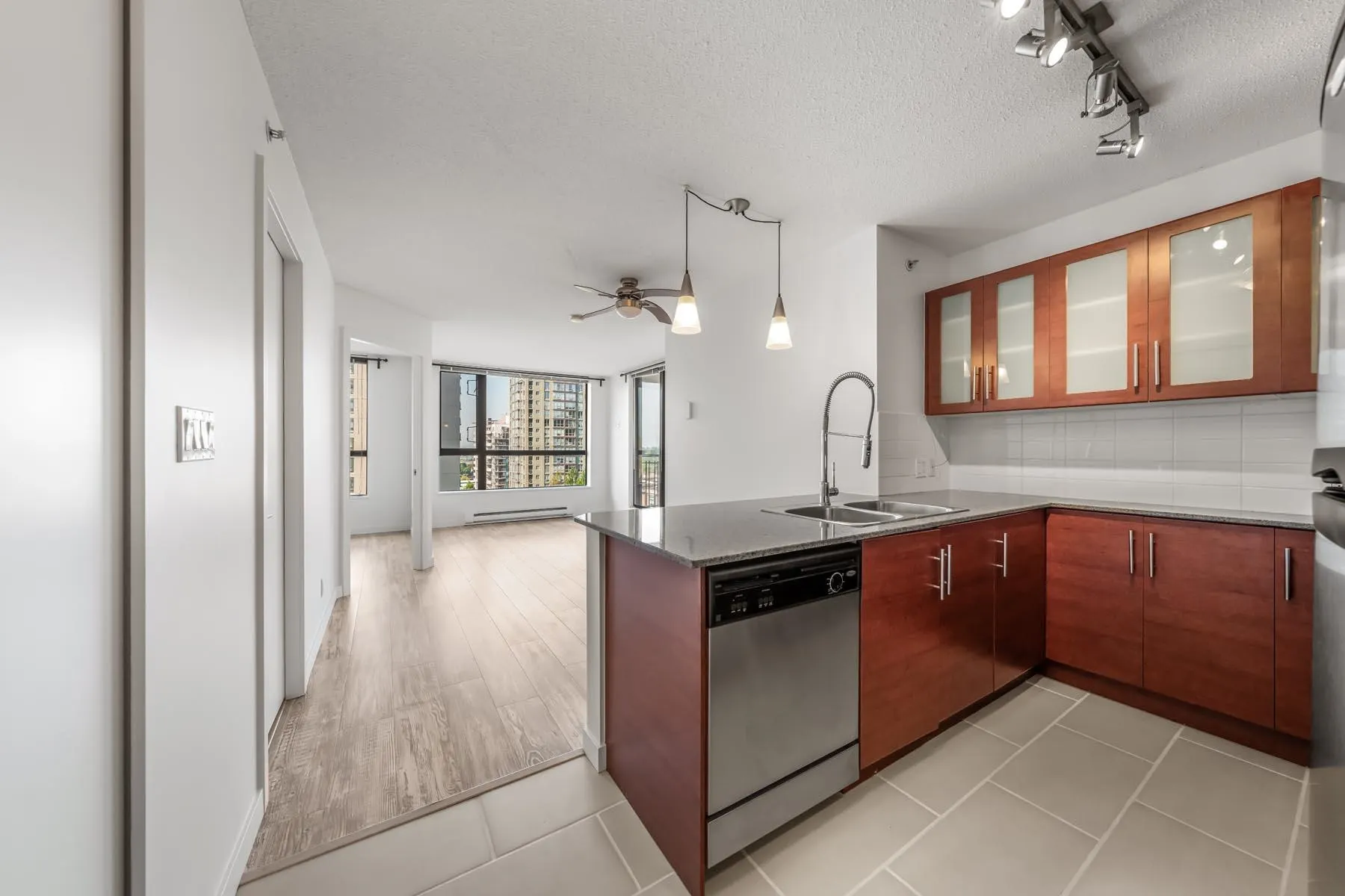 813 Agnes Street #601