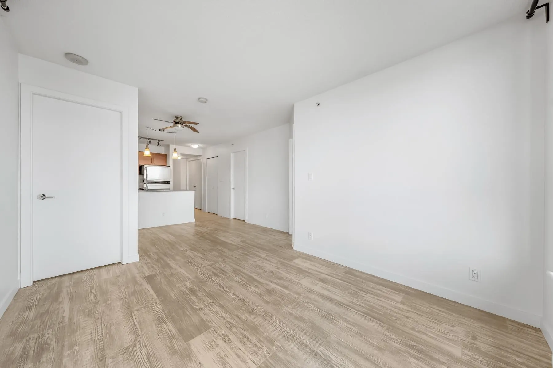 813 Agnes Street #601