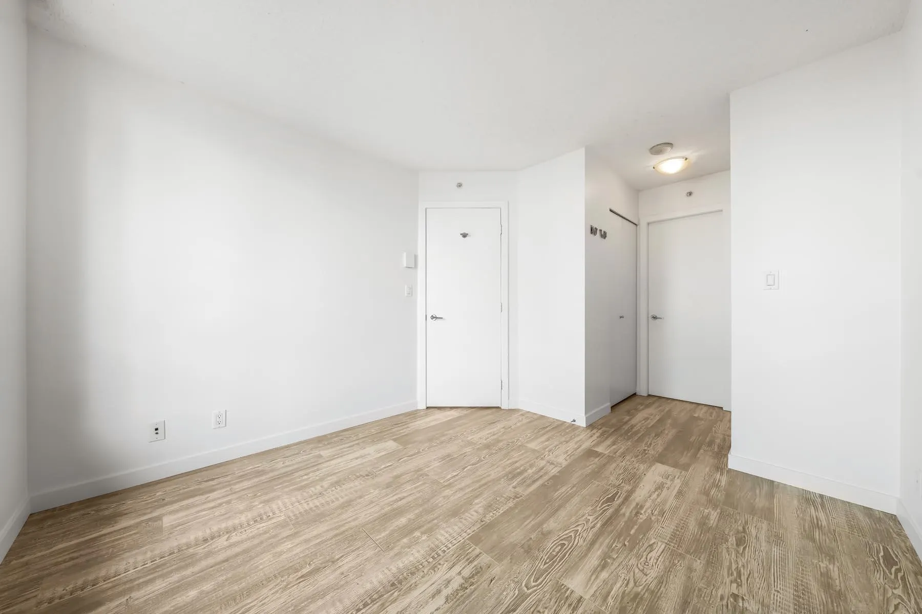 813 Agnes Street #601