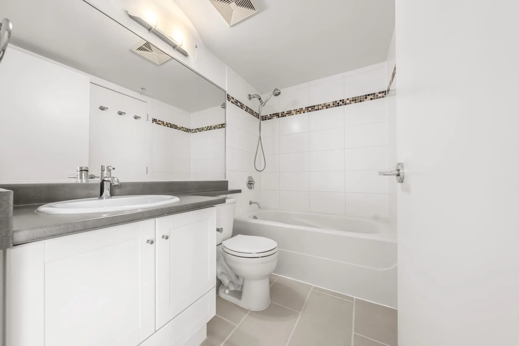 813 Agnes Street #601