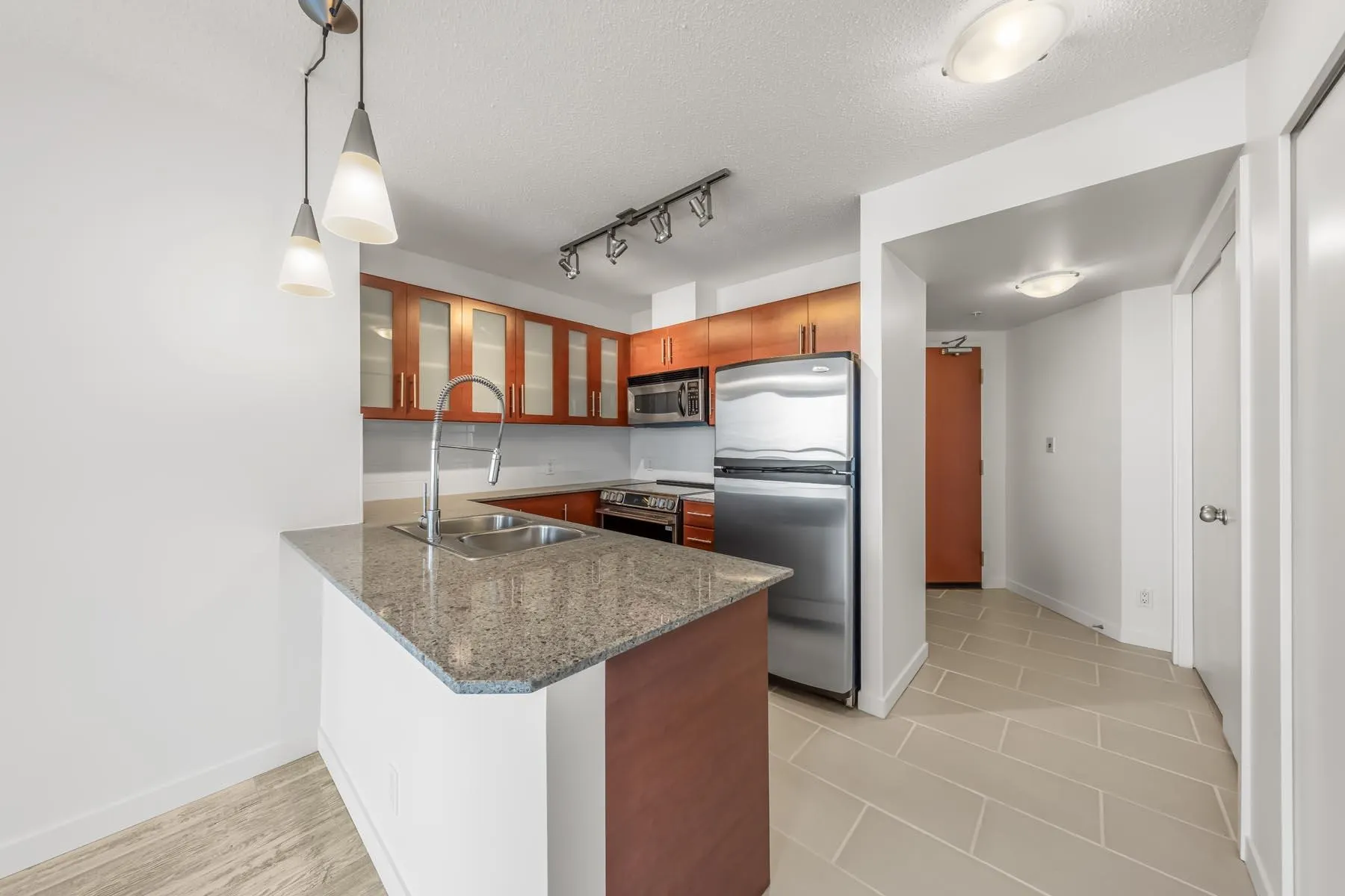 813 Agnes Street #601
