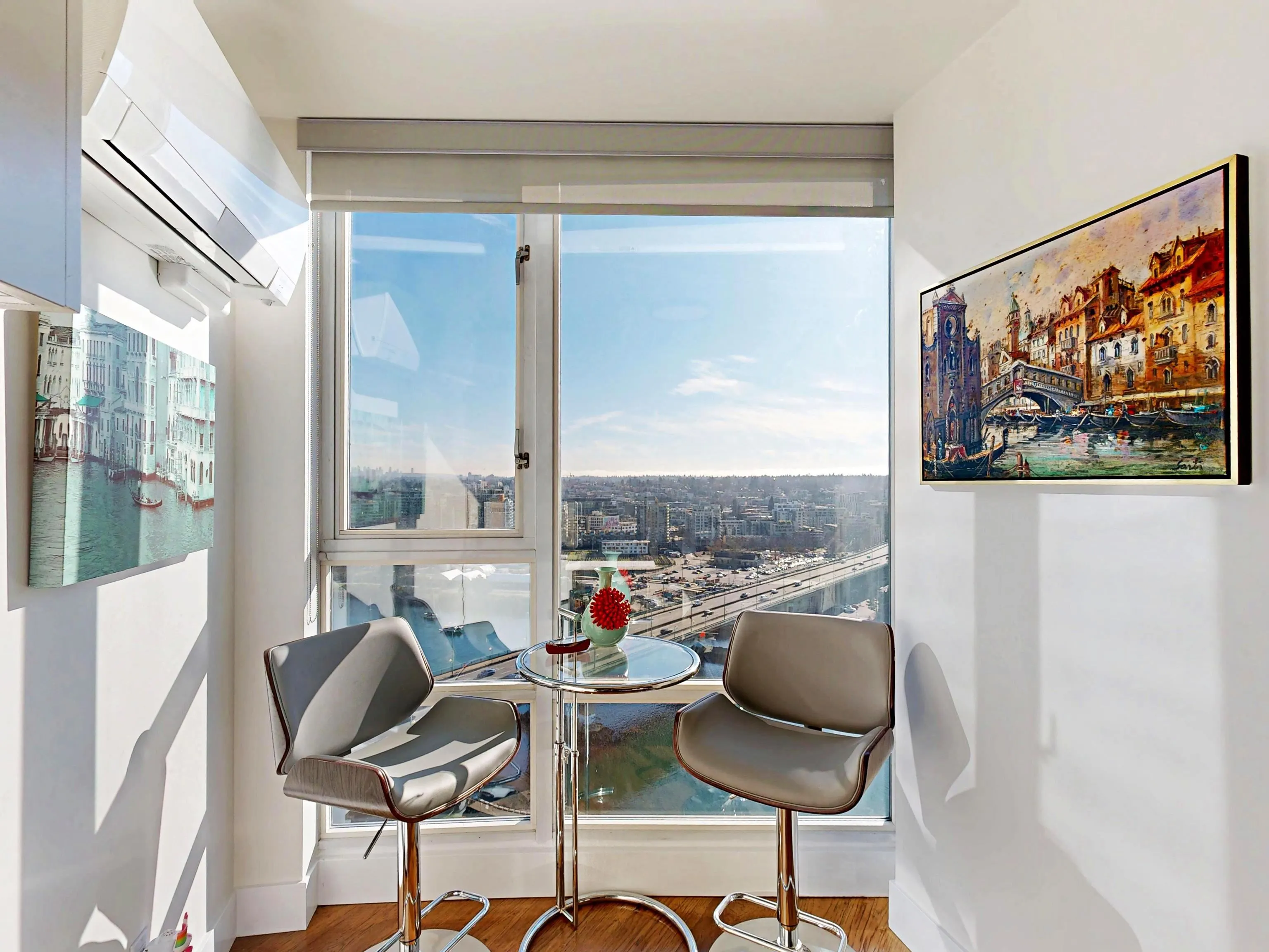 1033 Marinaside Crescent #2706