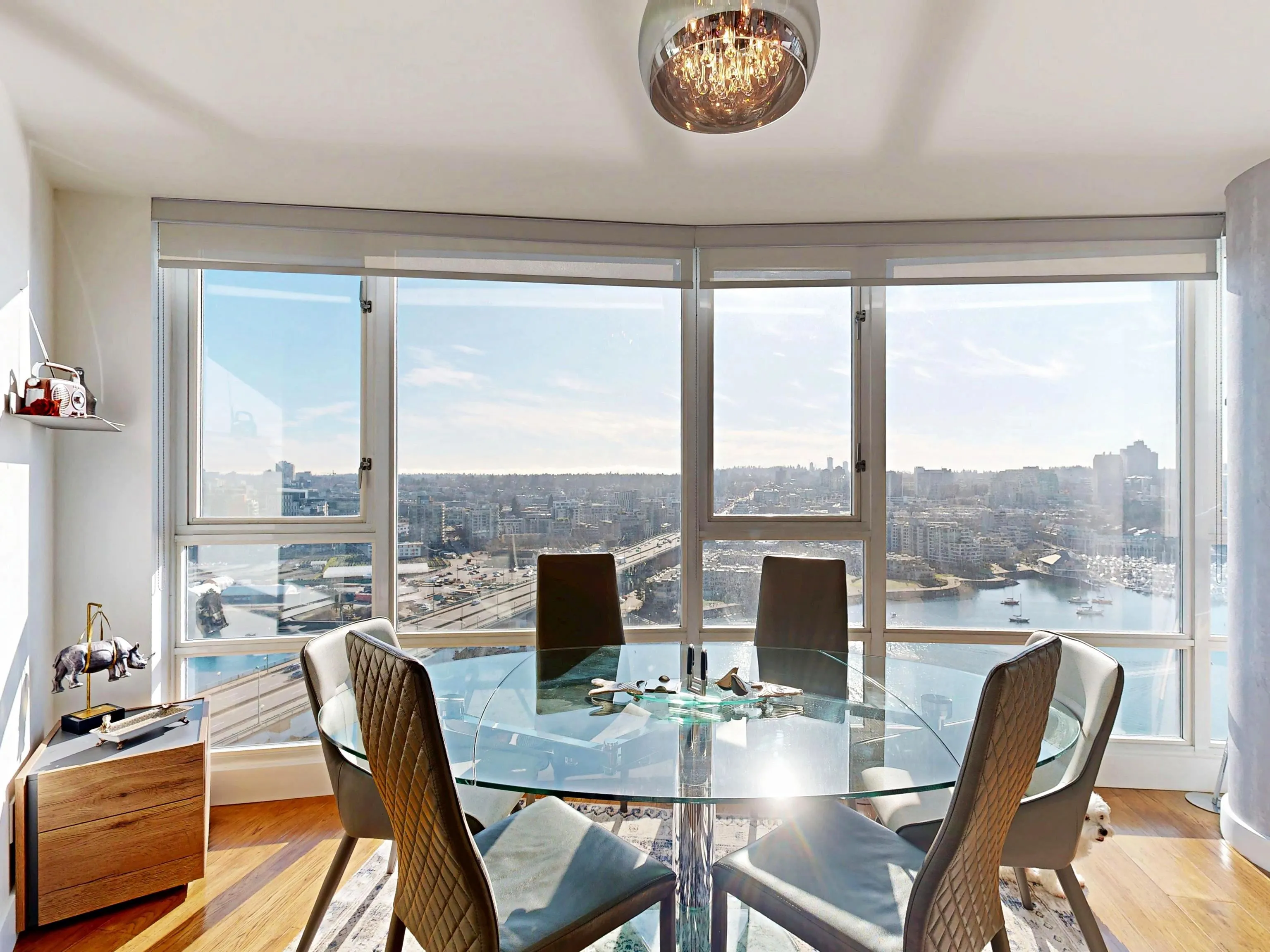 1033 Marinaside Crescent #2706