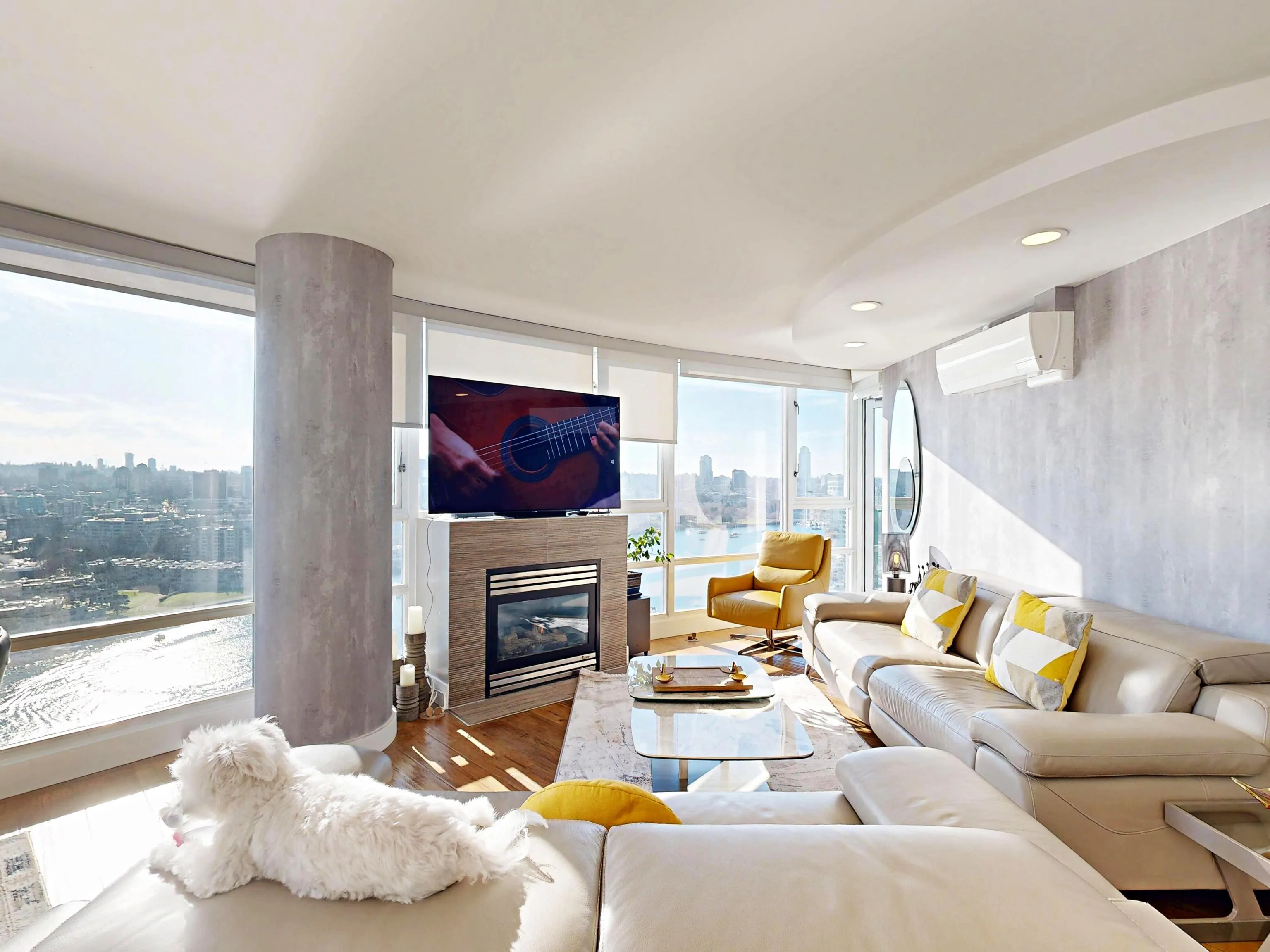 1033 Marinaside Crescent #2706