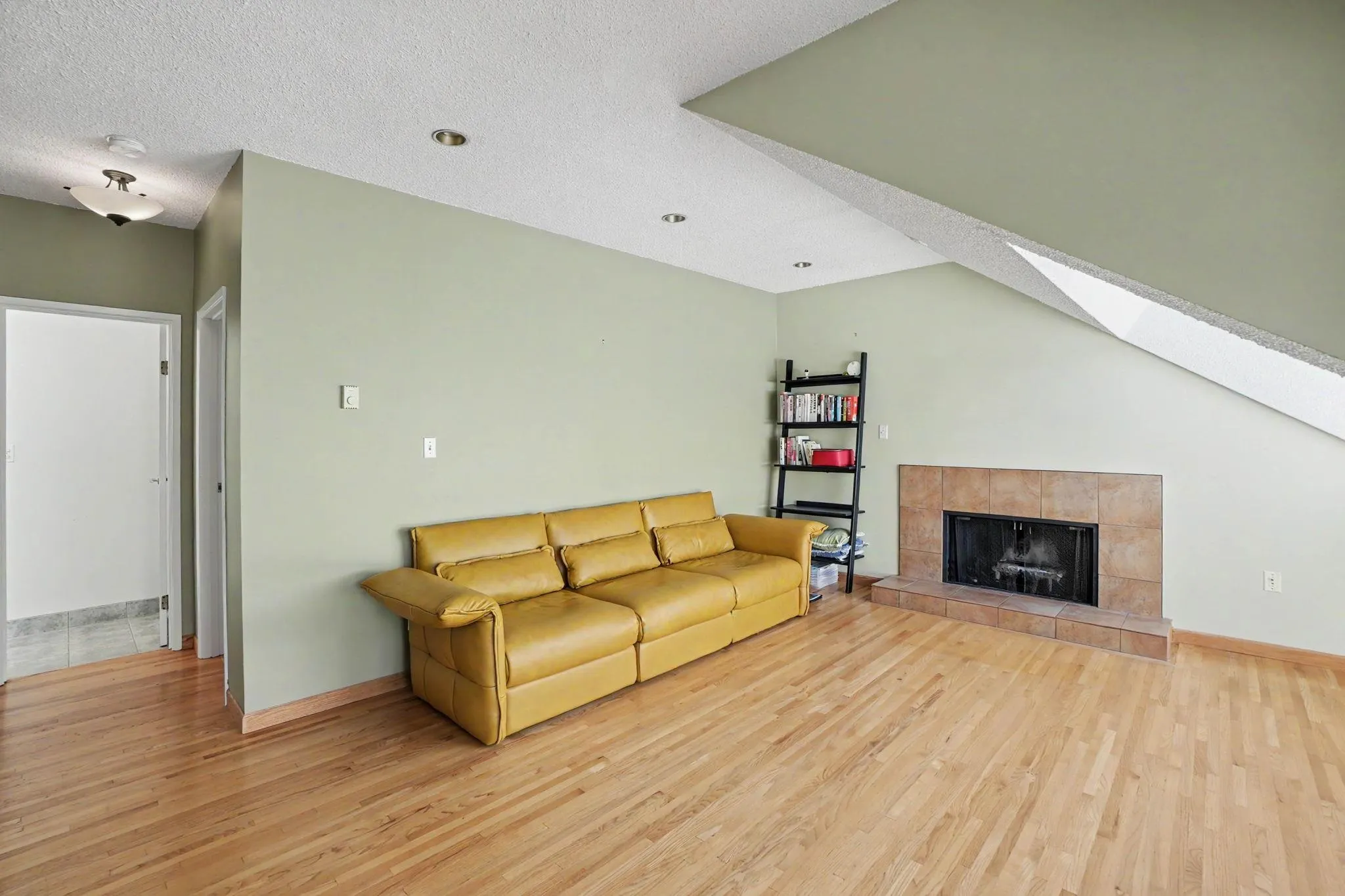 1868 W 15th Avenue