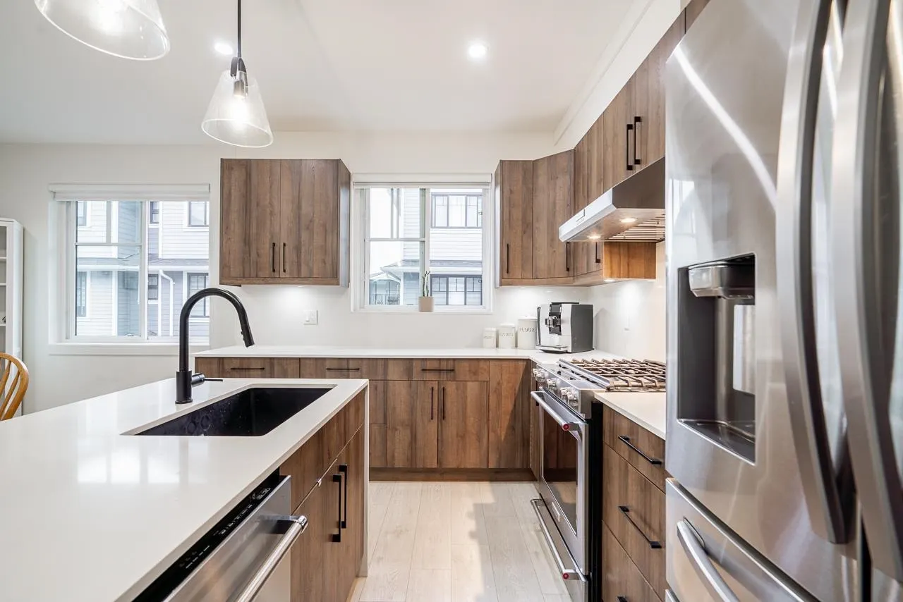 789 Ota Avenue #4