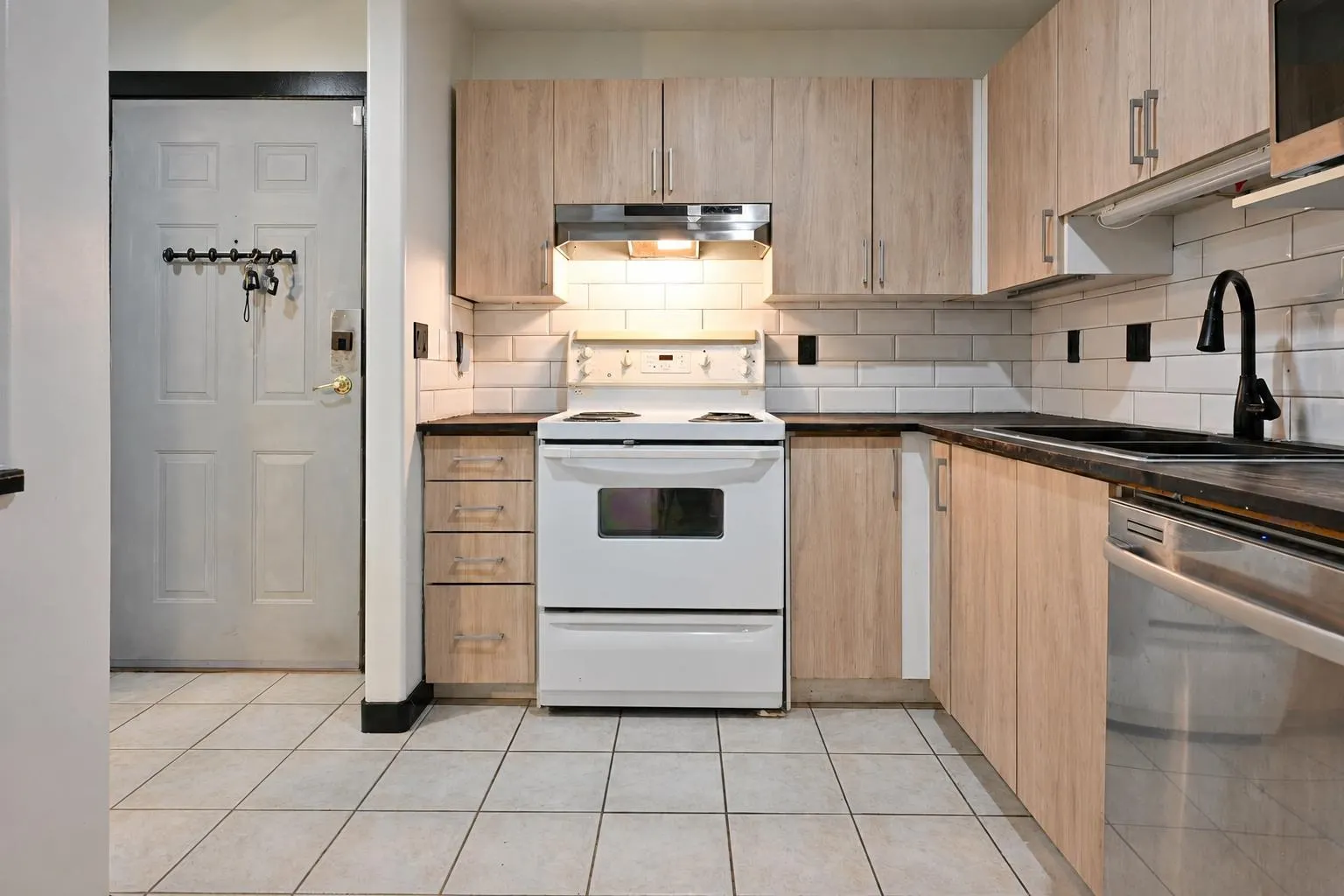 20189 54 Avenue #108