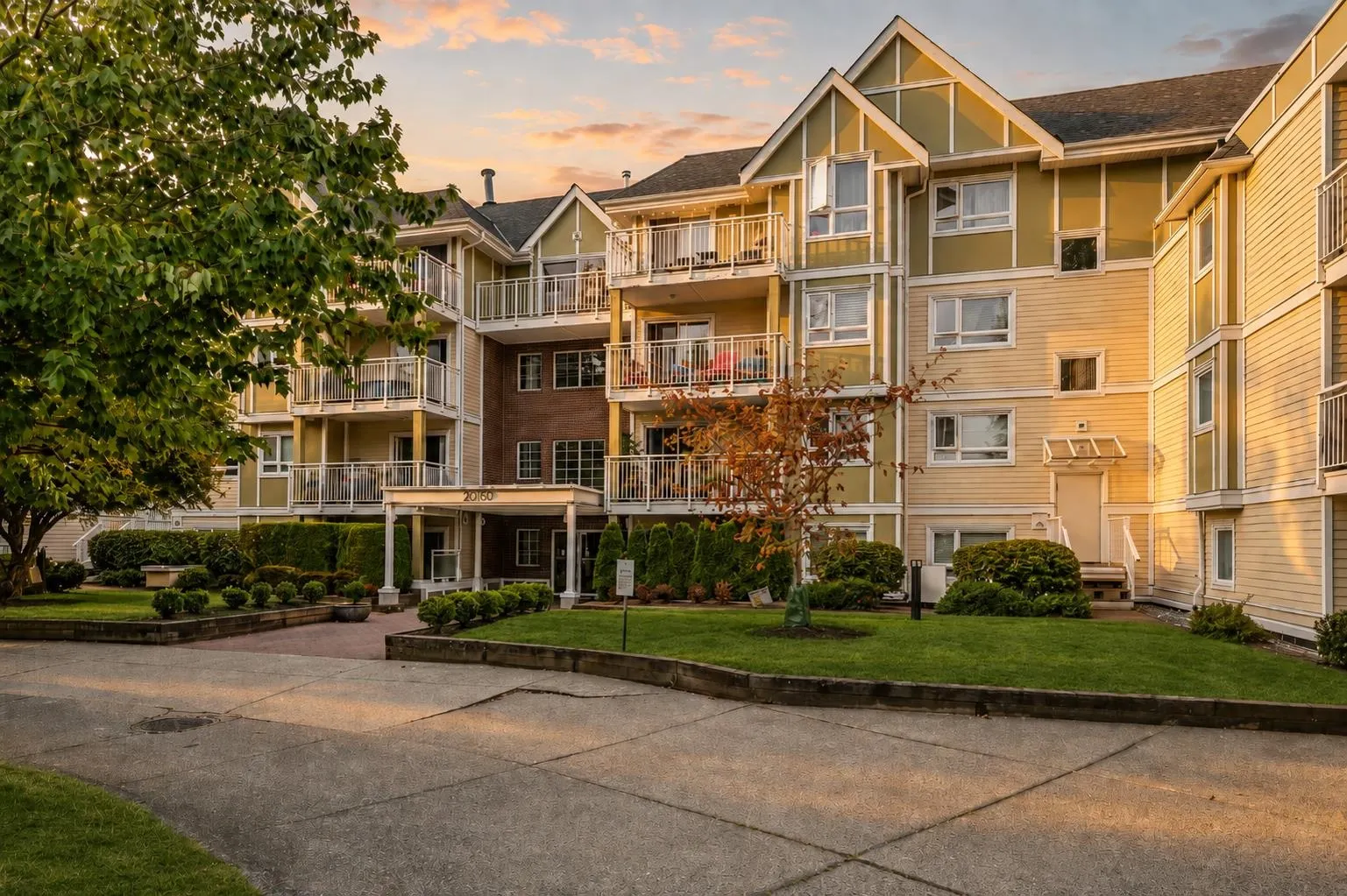 20189 54 Avenue #108