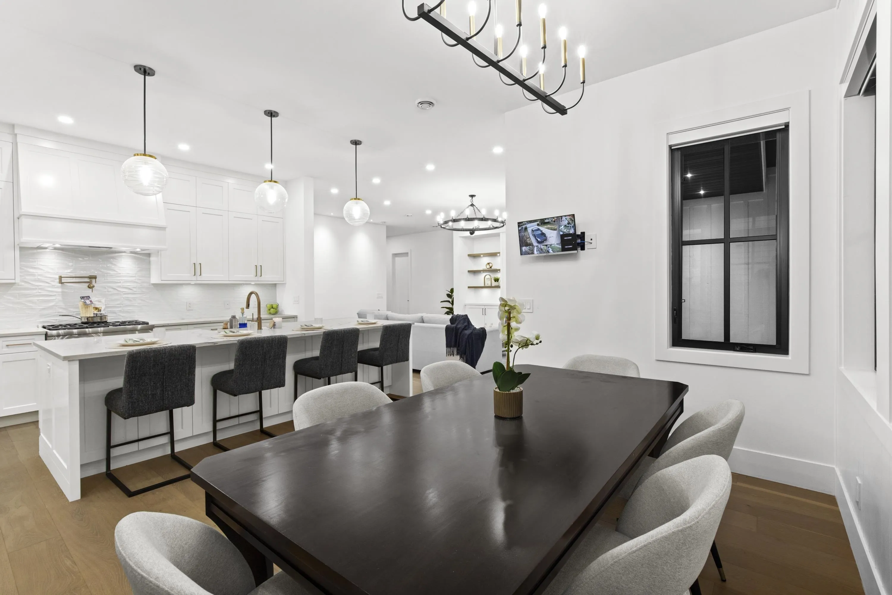 13026 16 Avenue