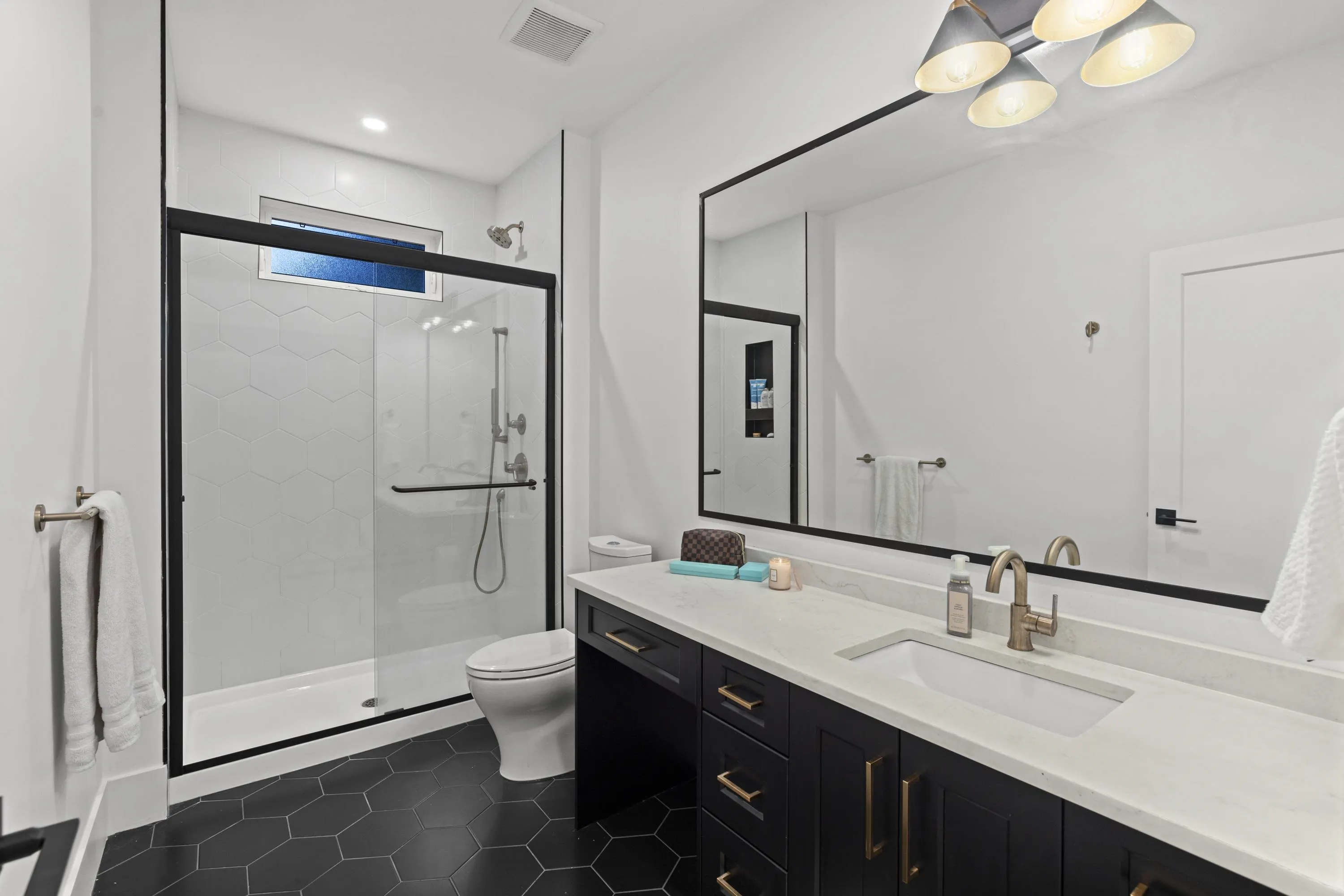 13026 16 Avenue