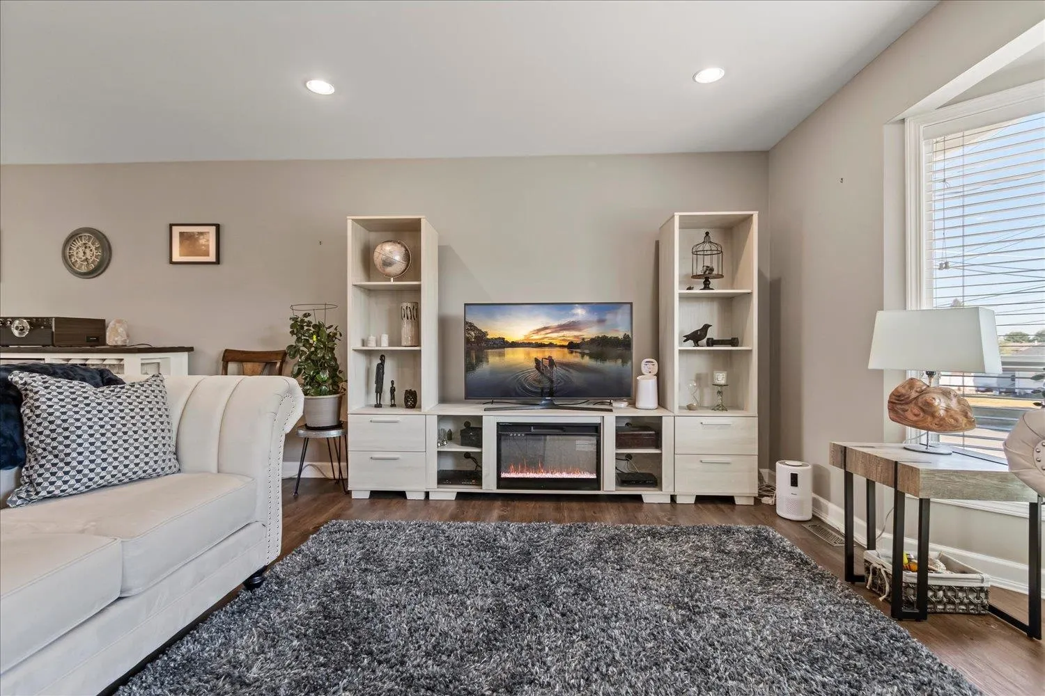 6445 Silverthorne Road
