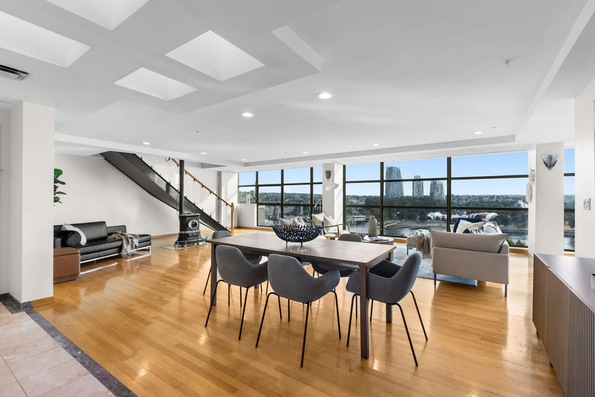 1233 Beach Avenue #901