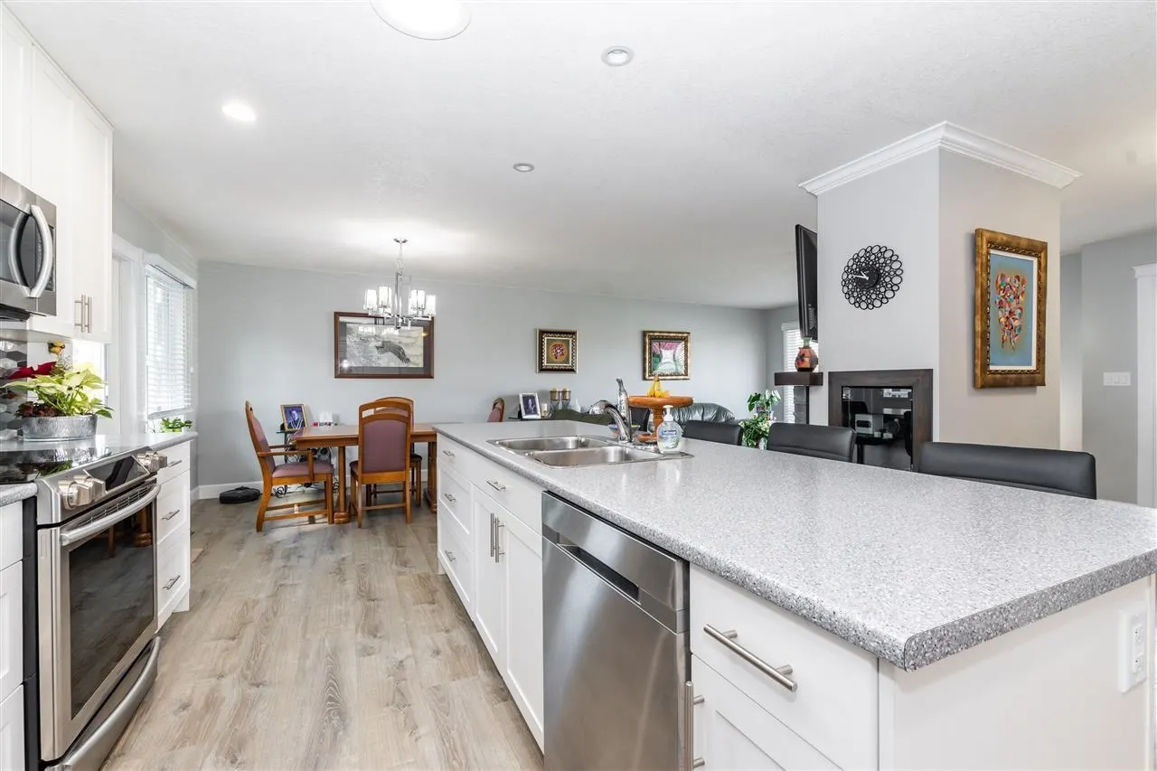7407 Crestwood Drive