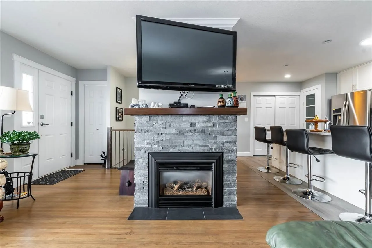 7407 Crestwood Drive