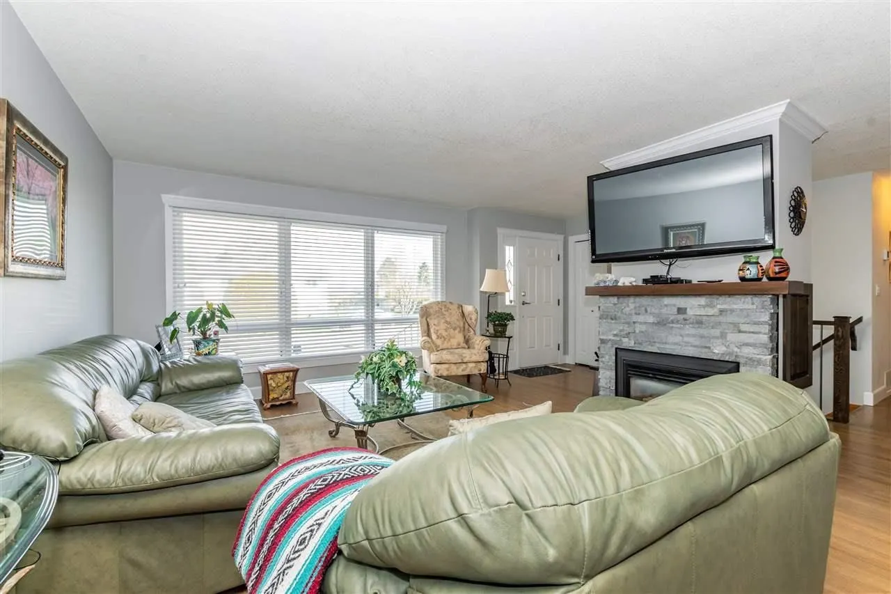 7407 Crestwood Drive