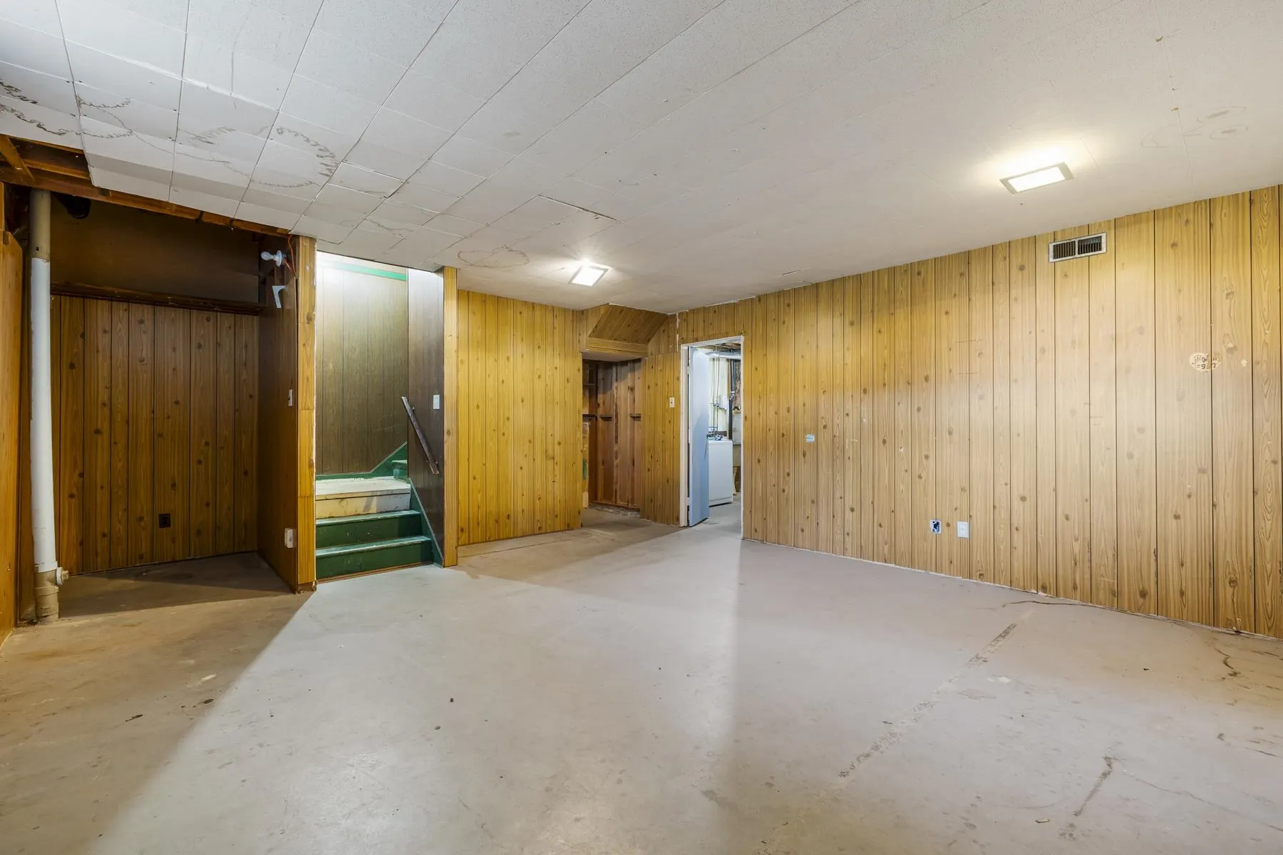 1310 Tina Way