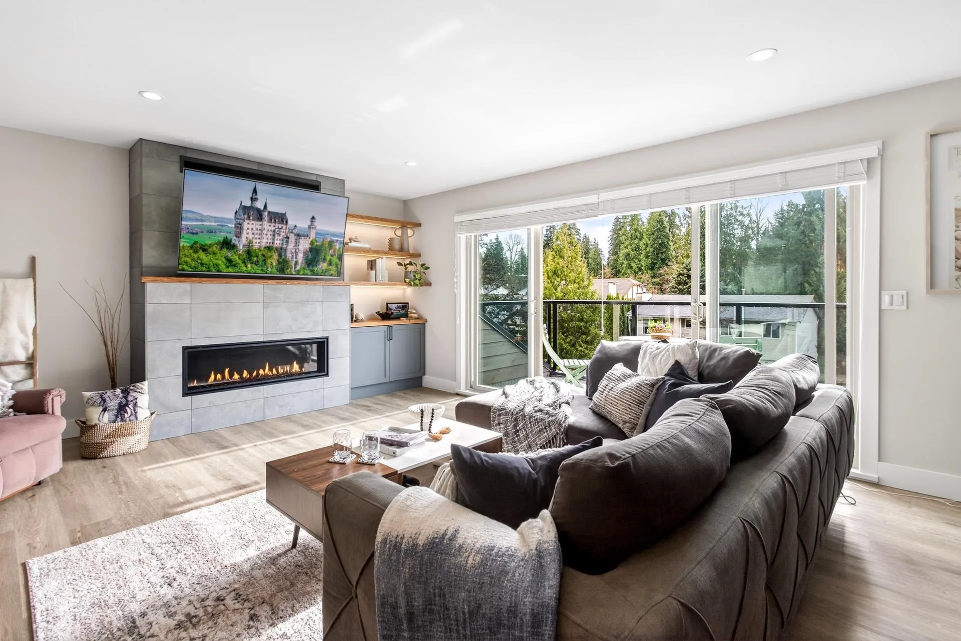 969 Mansfield Crescent
