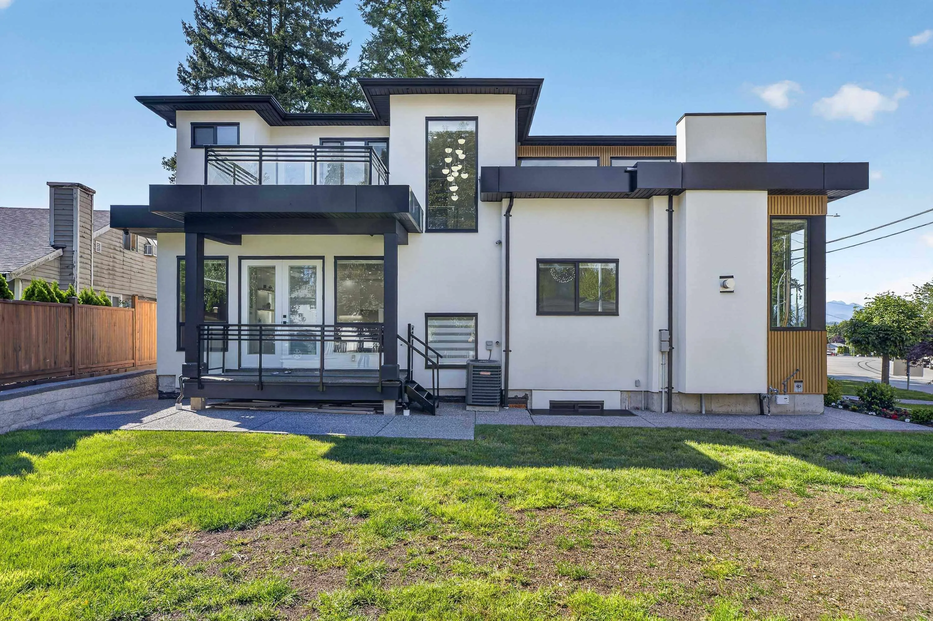 10925 Oriole Drive