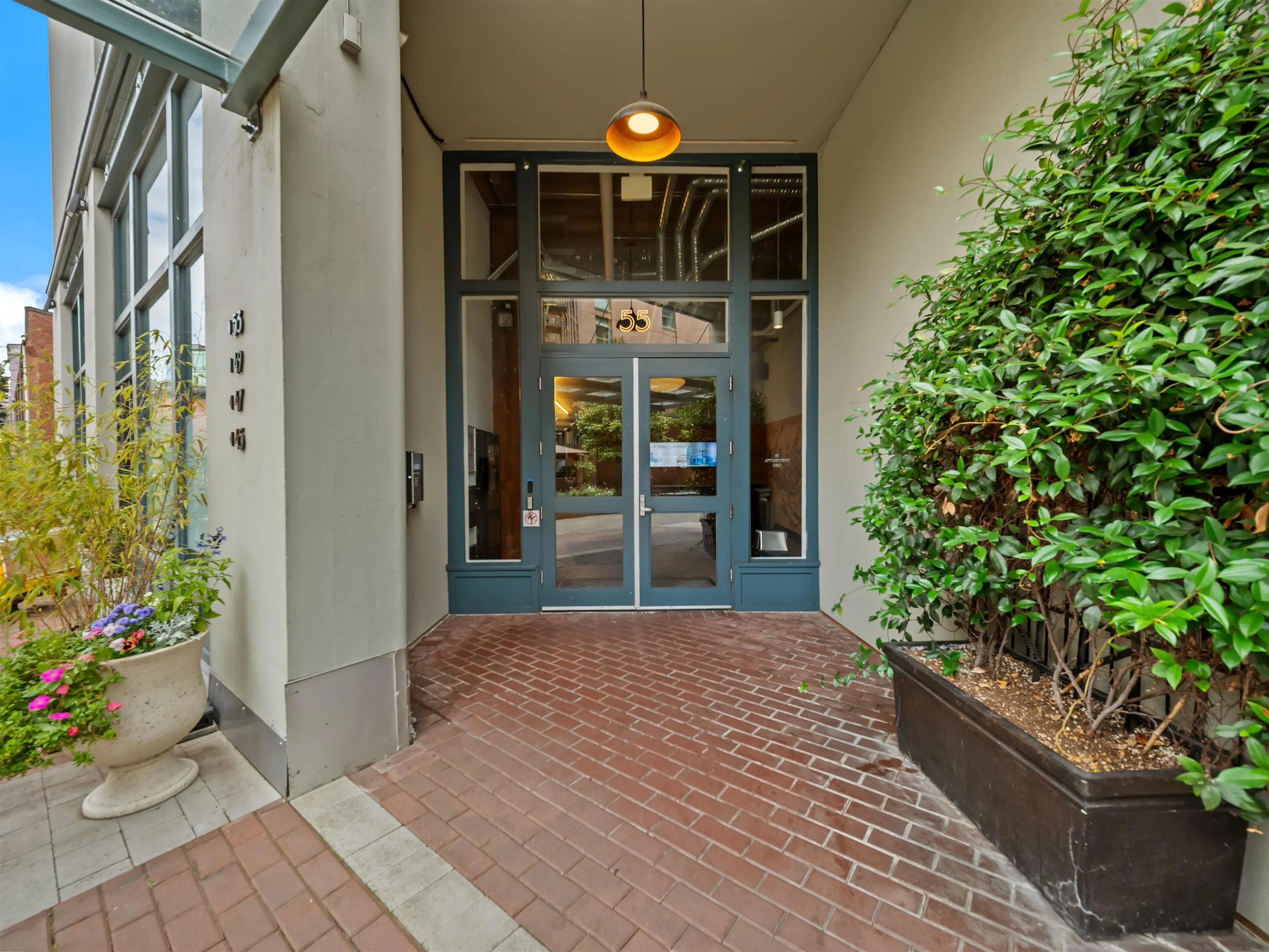 47 E Cordova Street