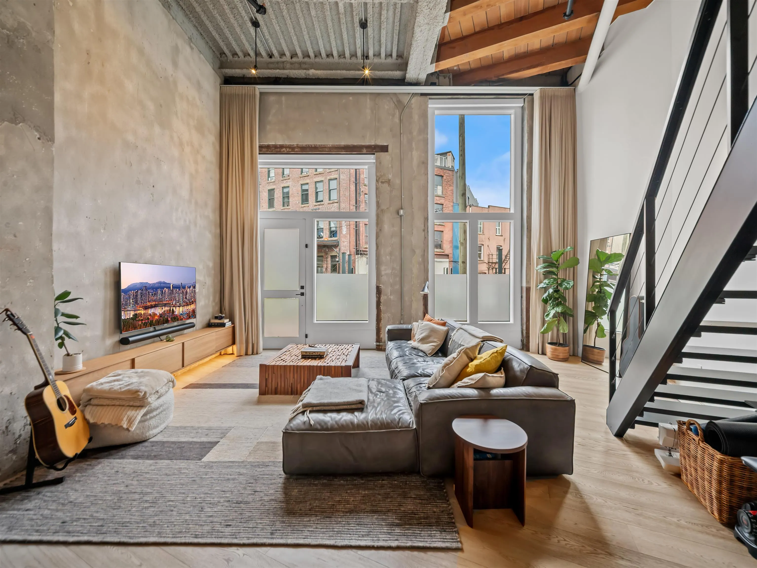 47 E Cordova Street