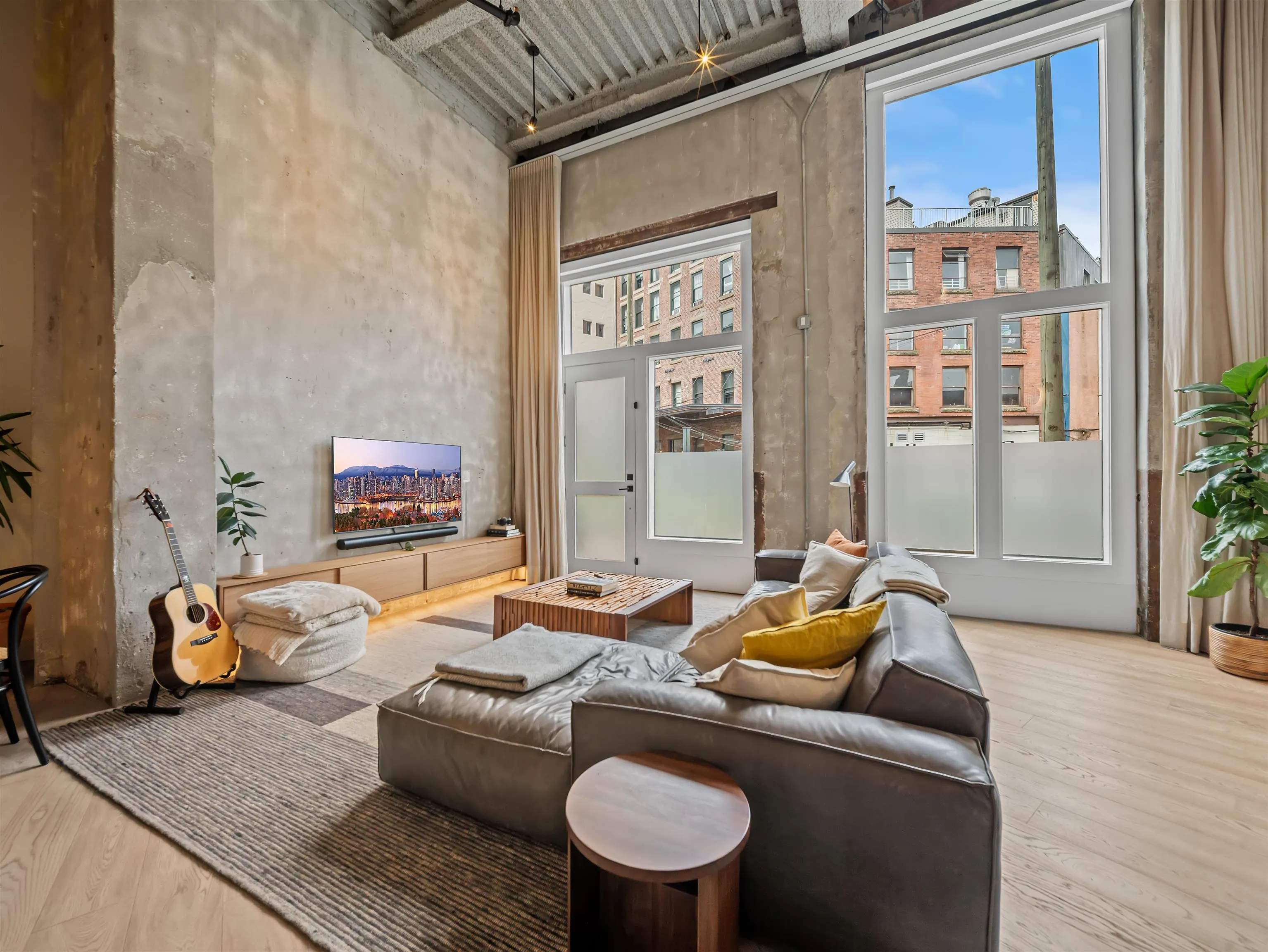 47 E Cordova Street