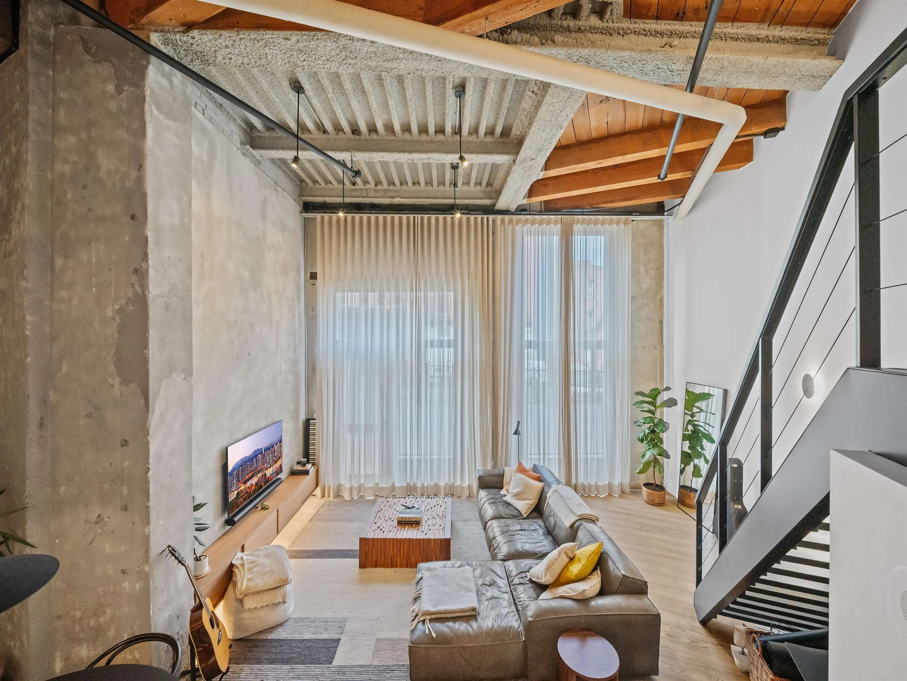 47 E Cordova Street