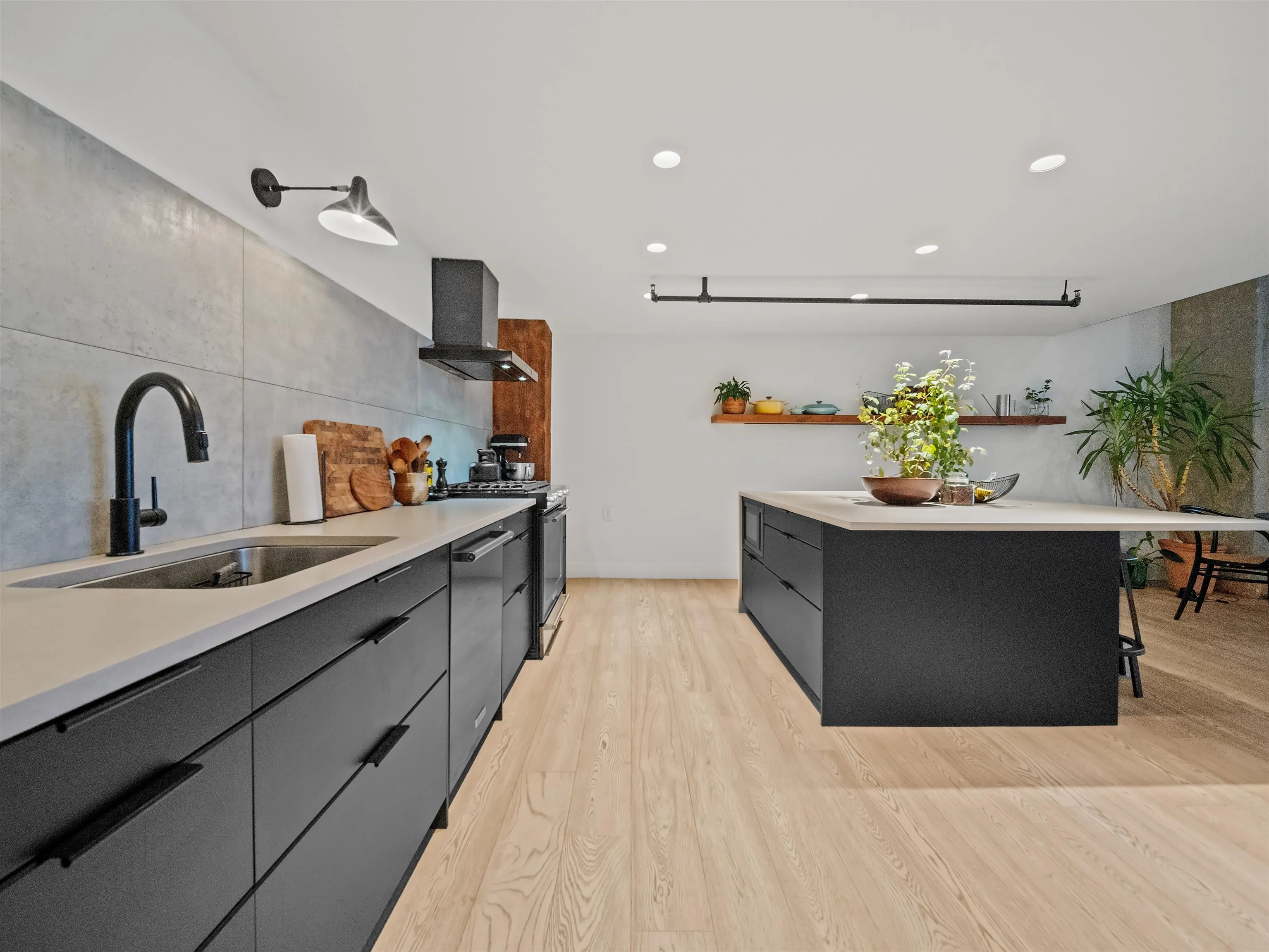 47 E Cordova Street