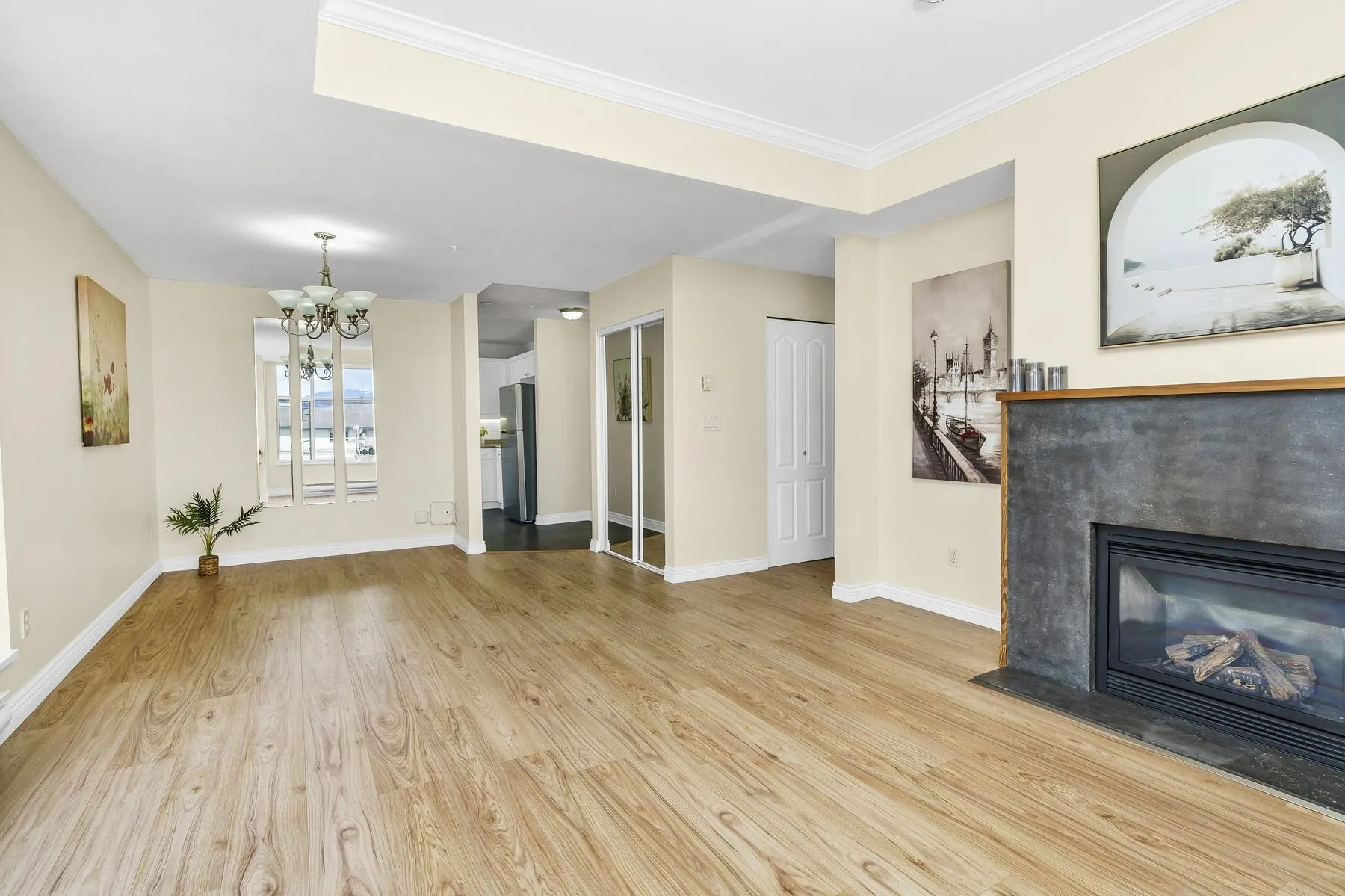 2340 Hawthorne Avenue #404
