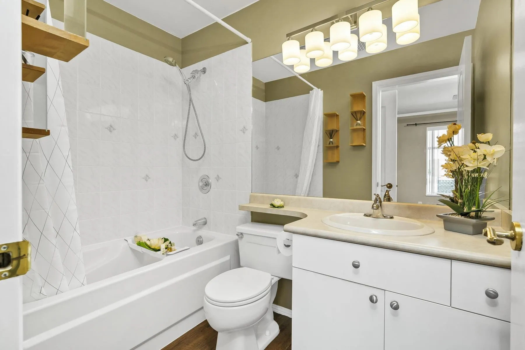 2340 Hawthorne Avenue #404