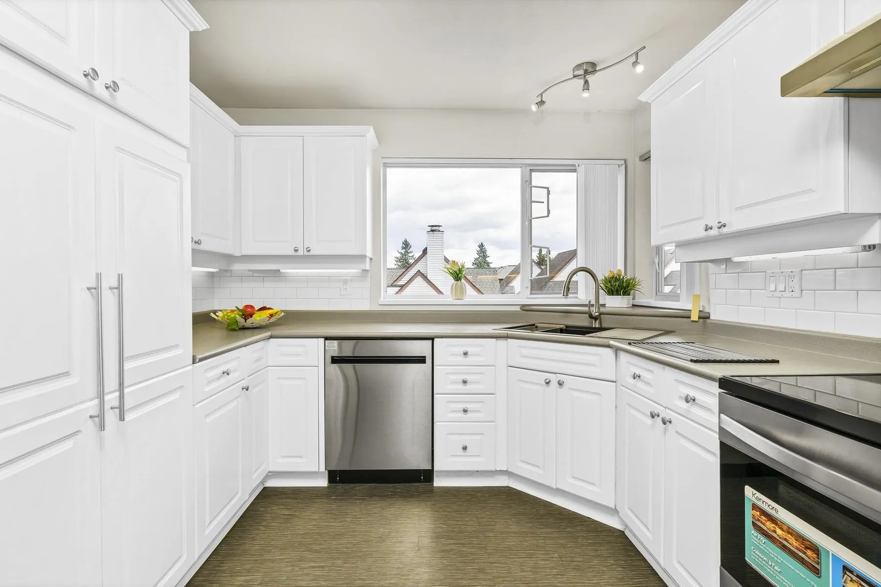 2340 Hawthorne Avenue #404