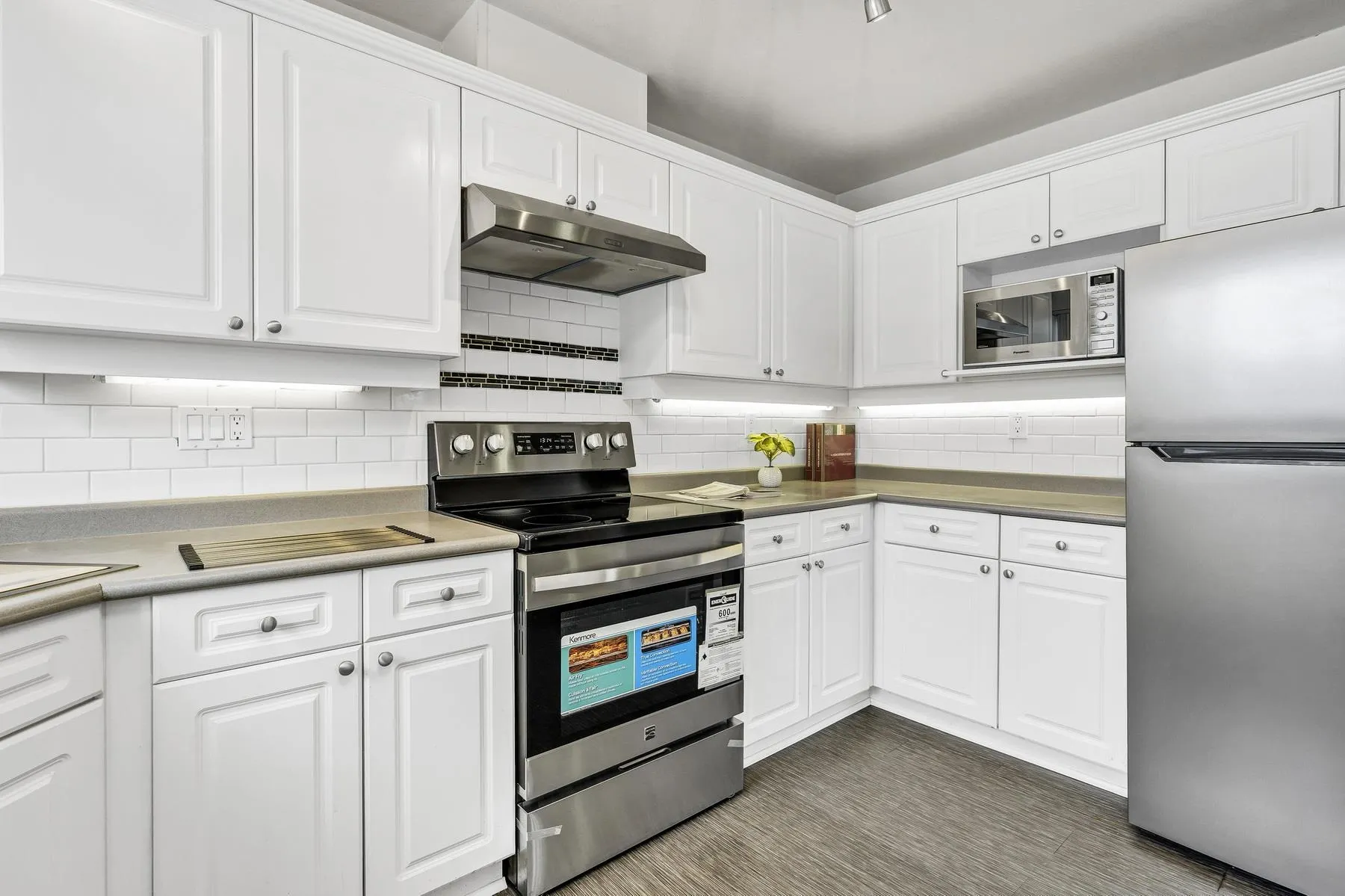 2340 Hawthorne Avenue #404