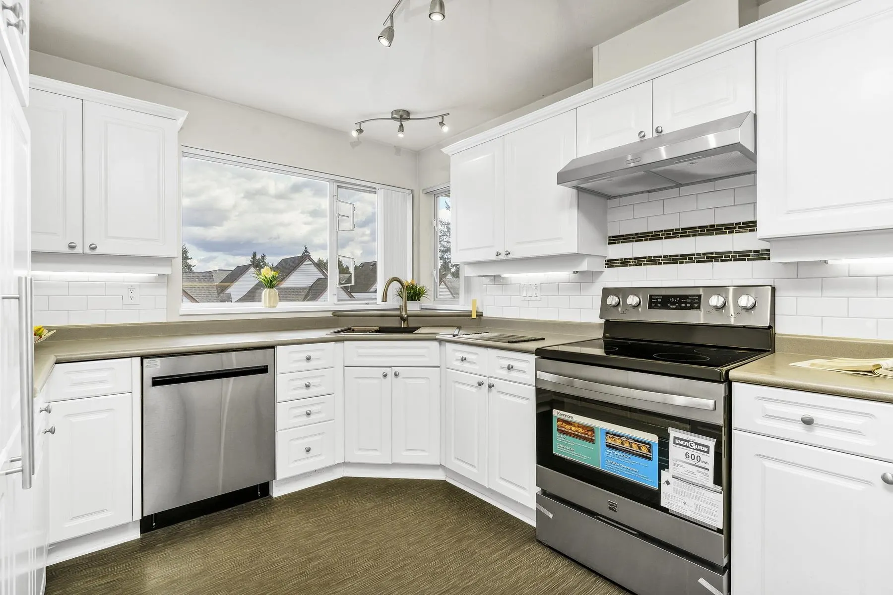 2340 Hawthorne Avenue #404