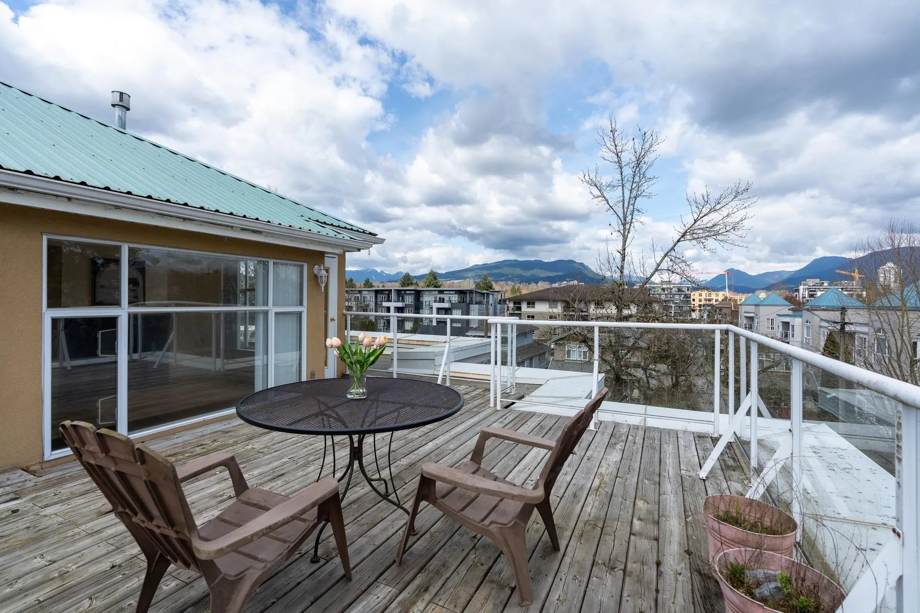 2340 Hawthorne Avenue #404
