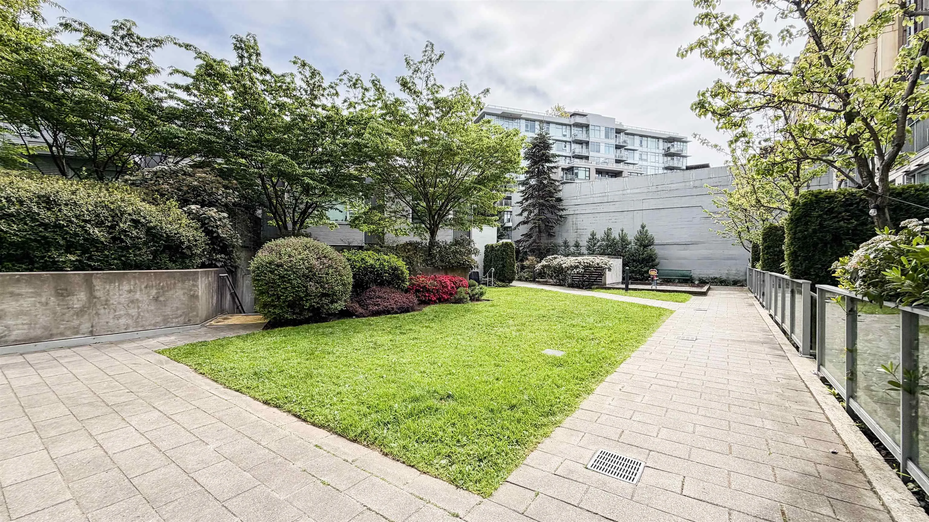 390 E 11th Avenue