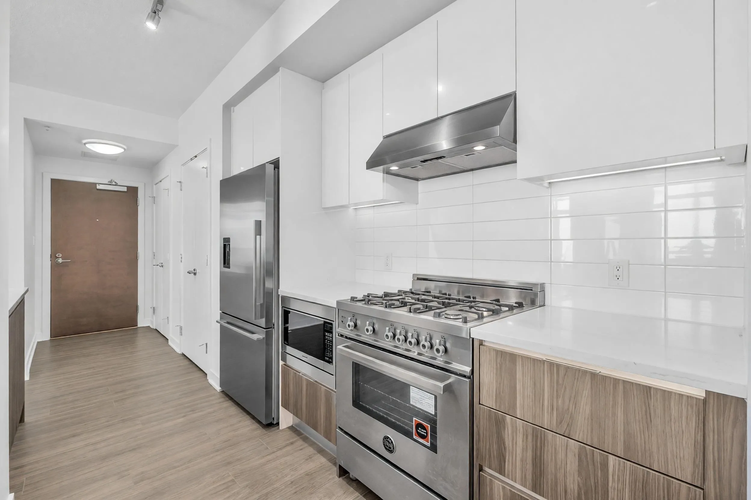 4900 Lennox Lane #2101