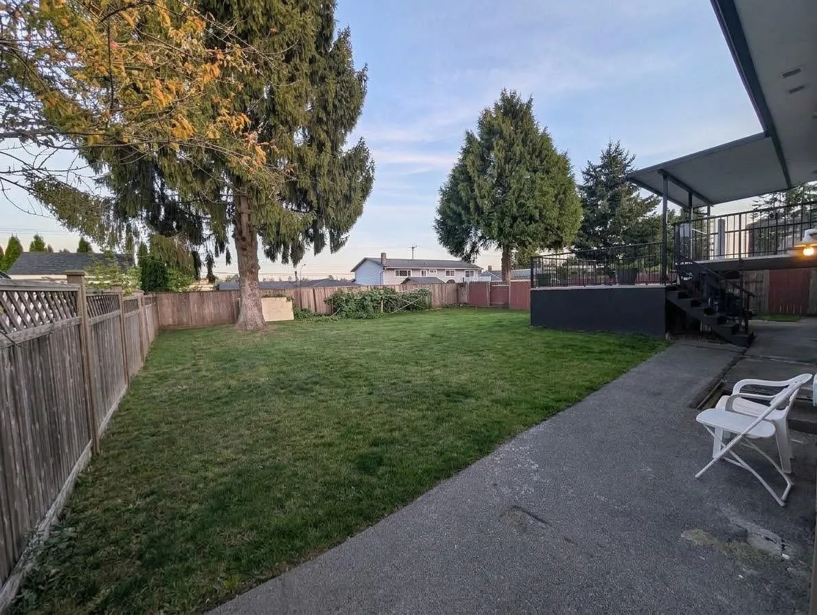 7102 E Brewster Drive