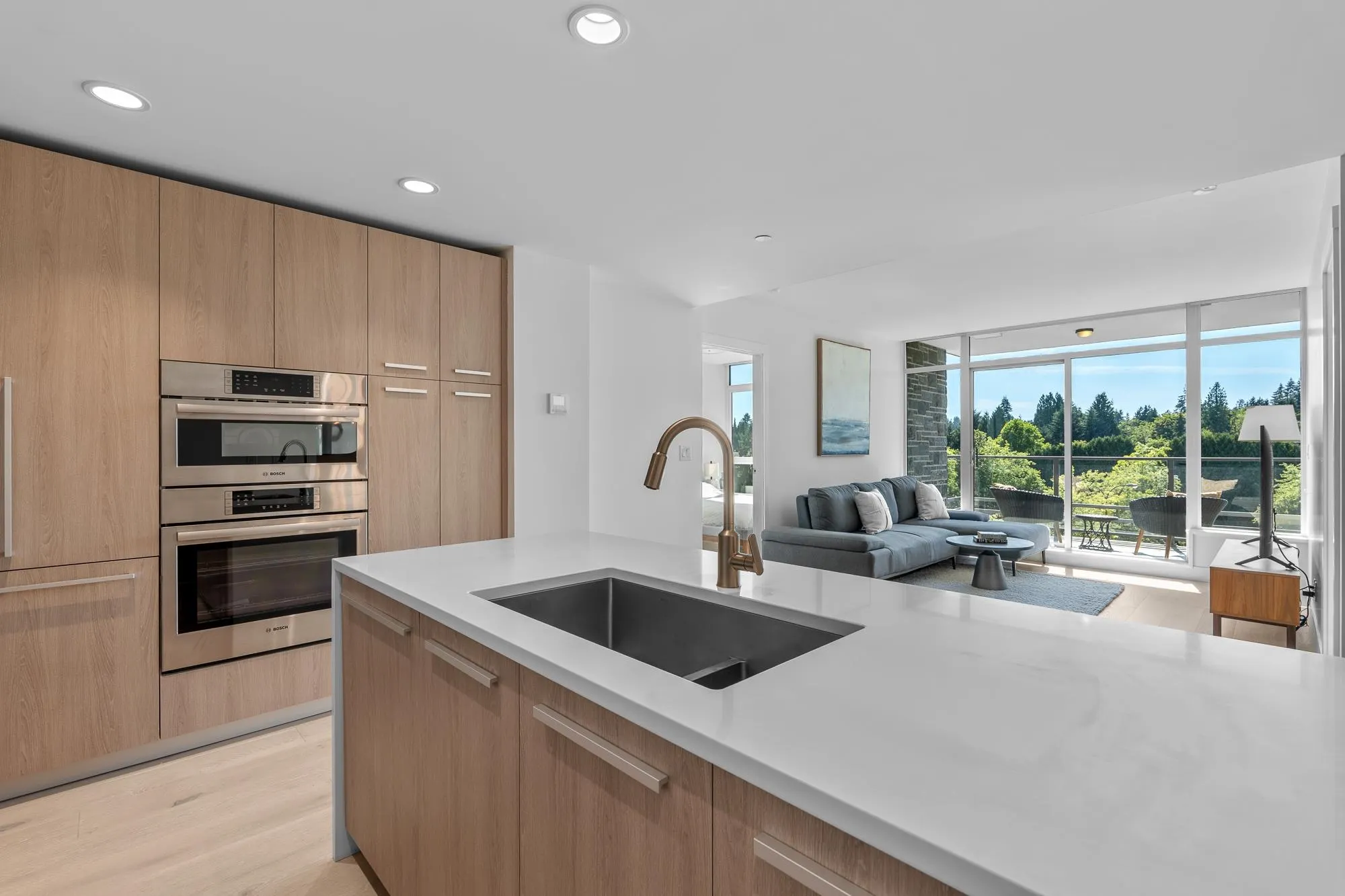 1210 E 27th Street #404