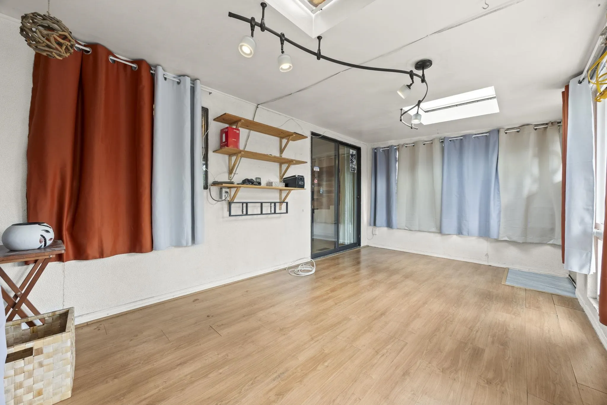 300 Tenth Avenue