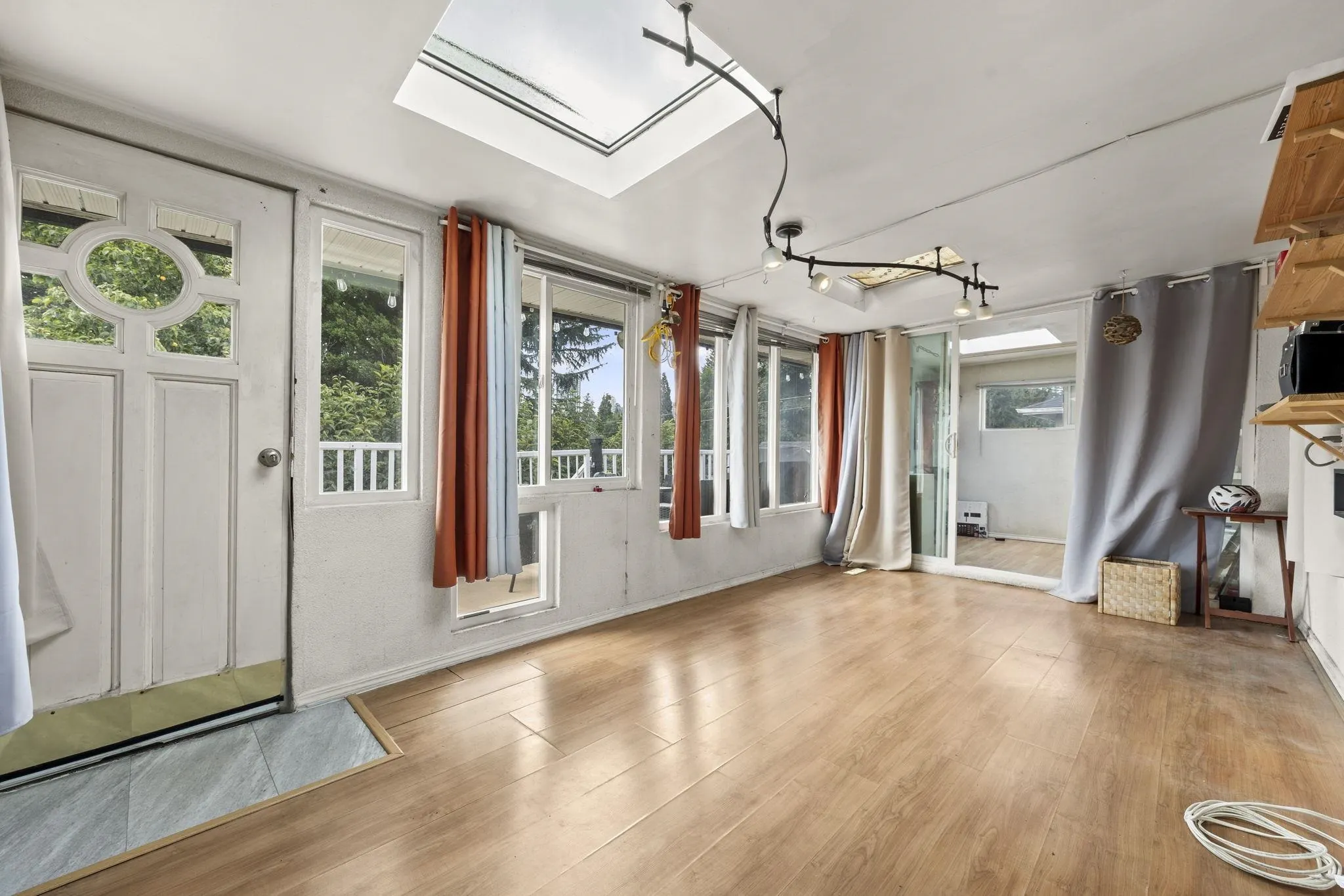 300 Tenth Avenue
