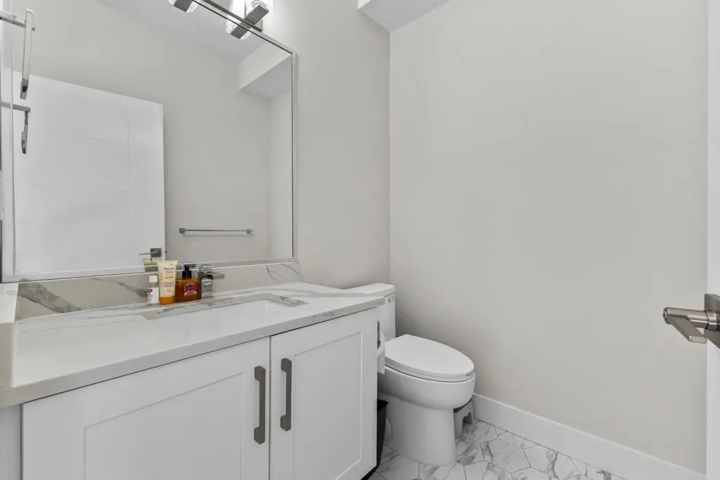 19631 55a Avenue #32