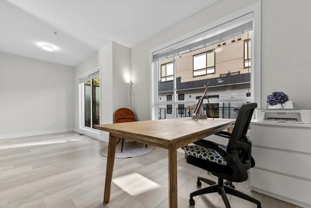 19631 55a Avenue #32