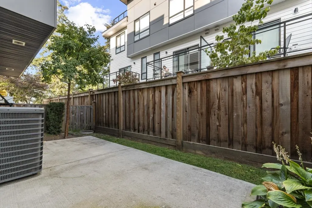 19631 55a Avenue #32