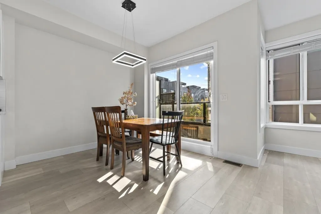 19631 55a Avenue #32