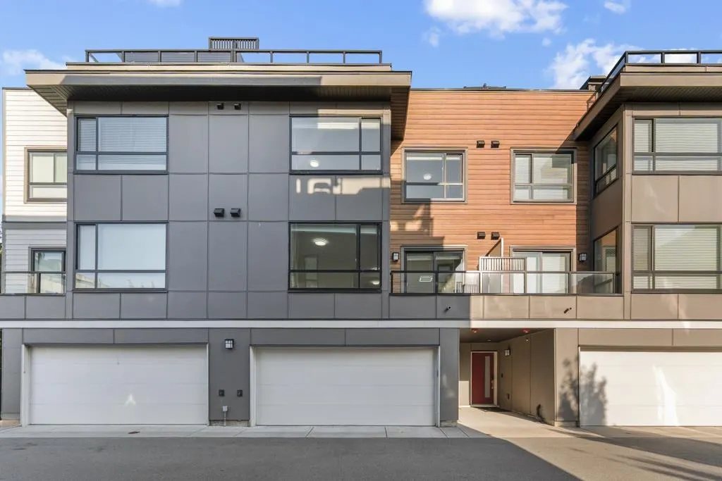 19631 55a Avenue #32